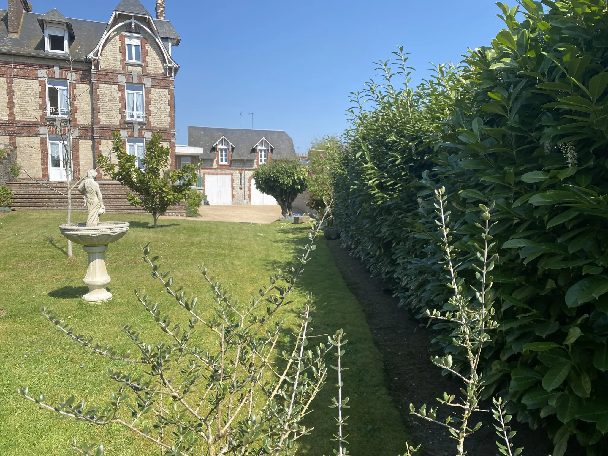 Maison Belle Époque de 10 pièces avec jardin et garage à La Ferté-Macé 