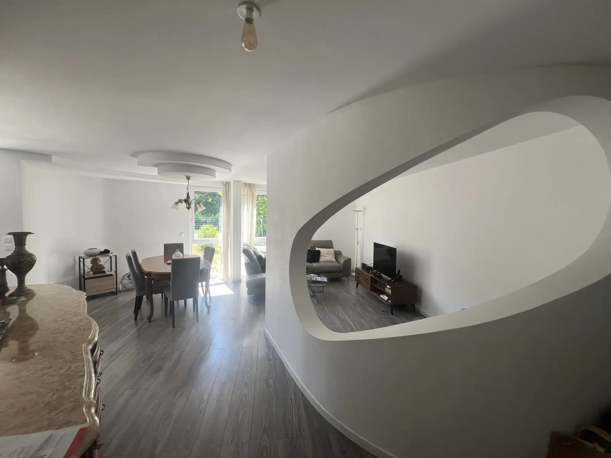 Appartement entièrement rénové à Montbard avec terrasse et garage 