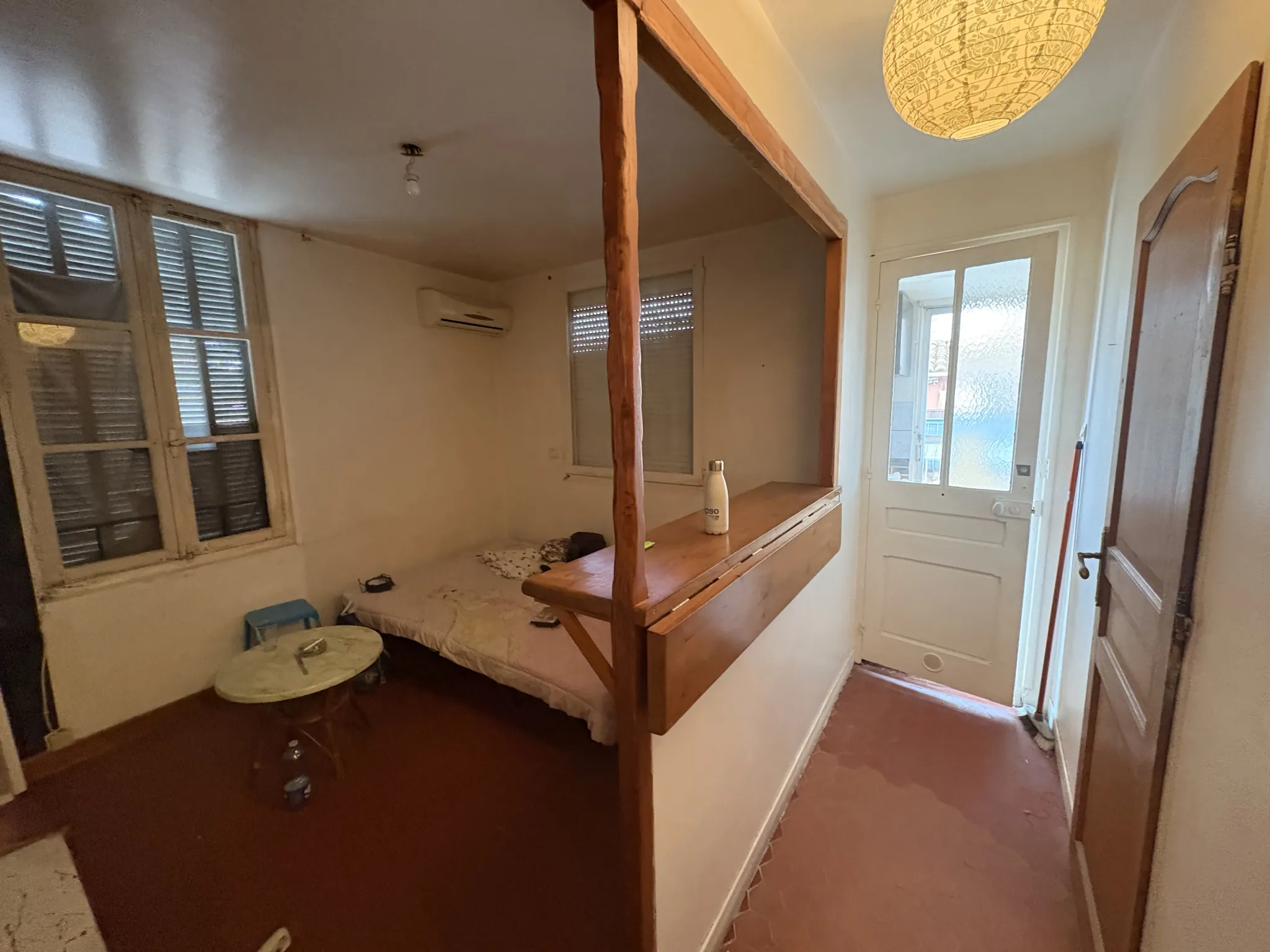 Immeuble de rapport à La Seyne-sur-Mer avec 3 appartements et local commercial 