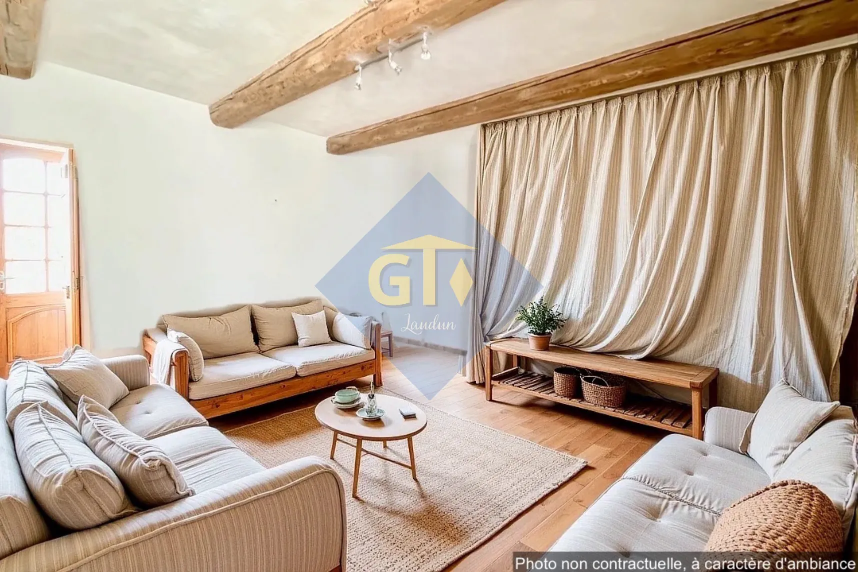 Maison de village avec cour et cave à Saint-Geniès-de-Comolas - Fort potentiel de rénovation 