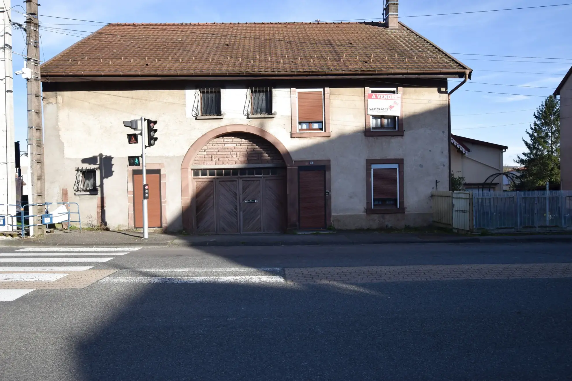 Ferme à Vieux-Charmont avec potentiel de rénovation et grande grange