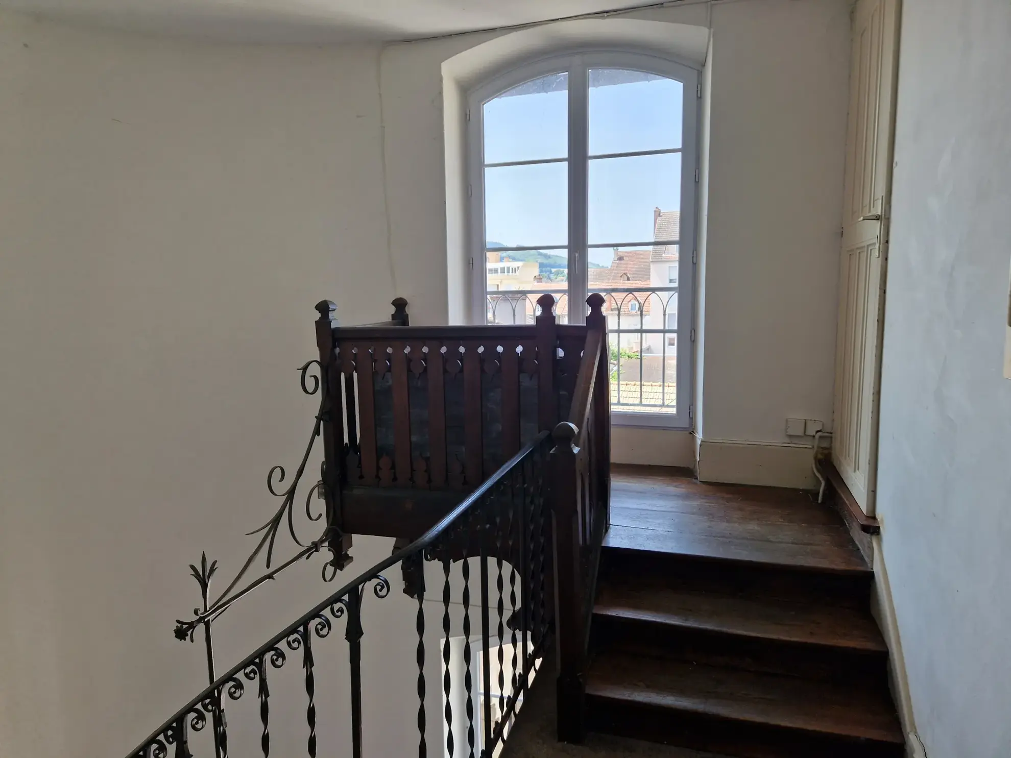 Appartement de charme de 122 m² avec terrasse et garage à Autun 