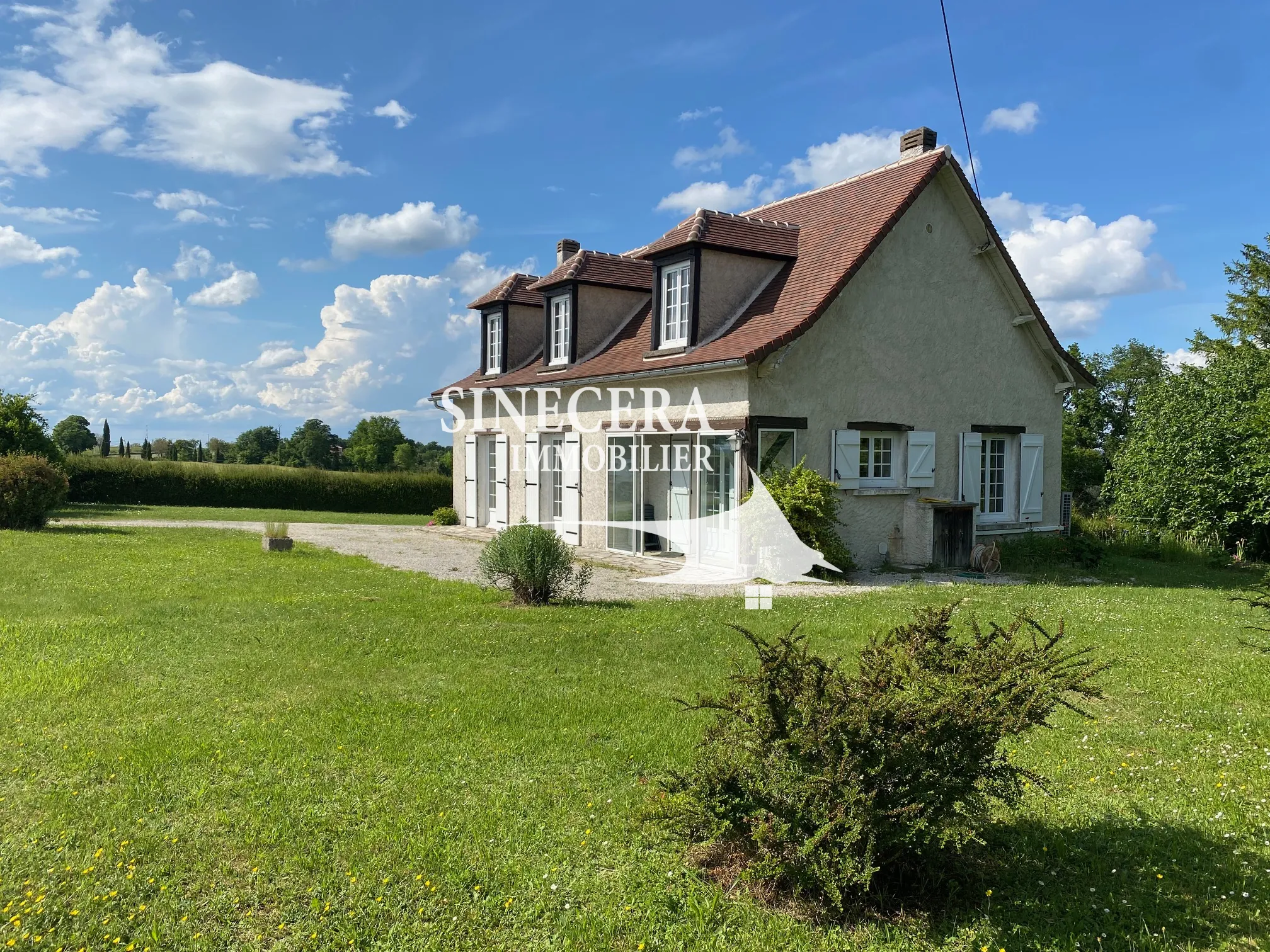 Charmante maison périgourdine avec jardin et vue panoramique à Riberac 
