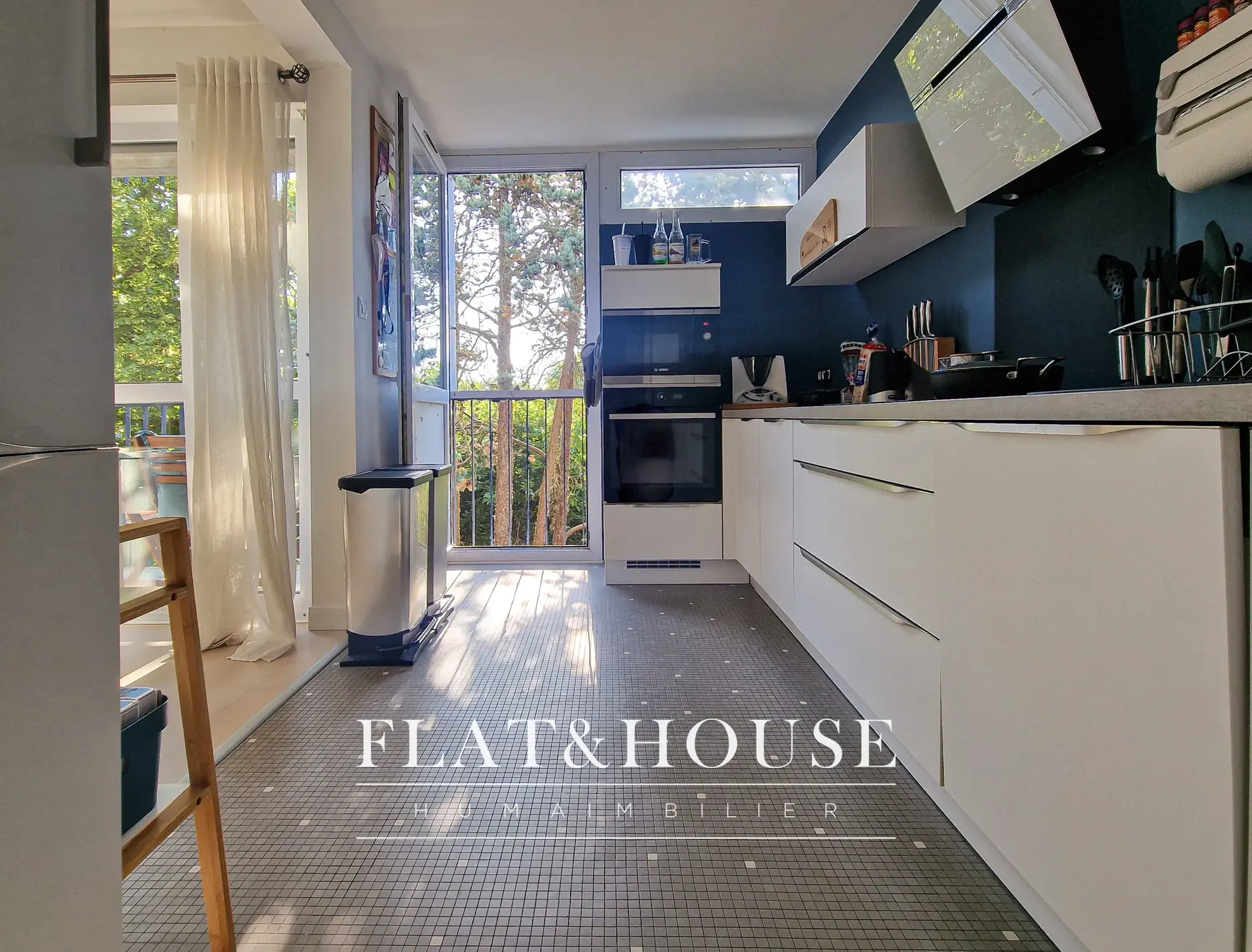 Appartement T3 lumineux à Reze, rénové, avec balcons et stationnement 