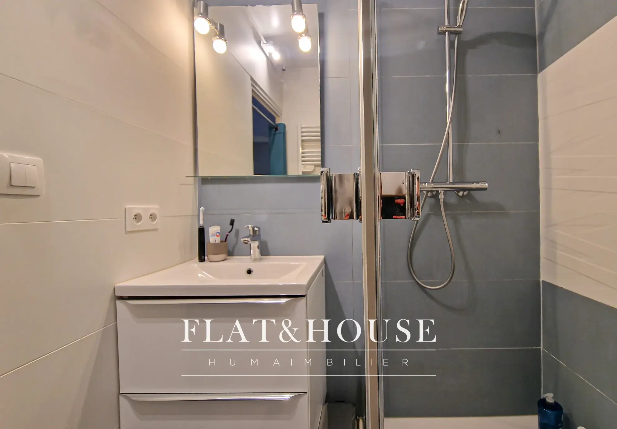 Appartement T3 lumineux à Reze, rénové, avec balcons et stationnement 