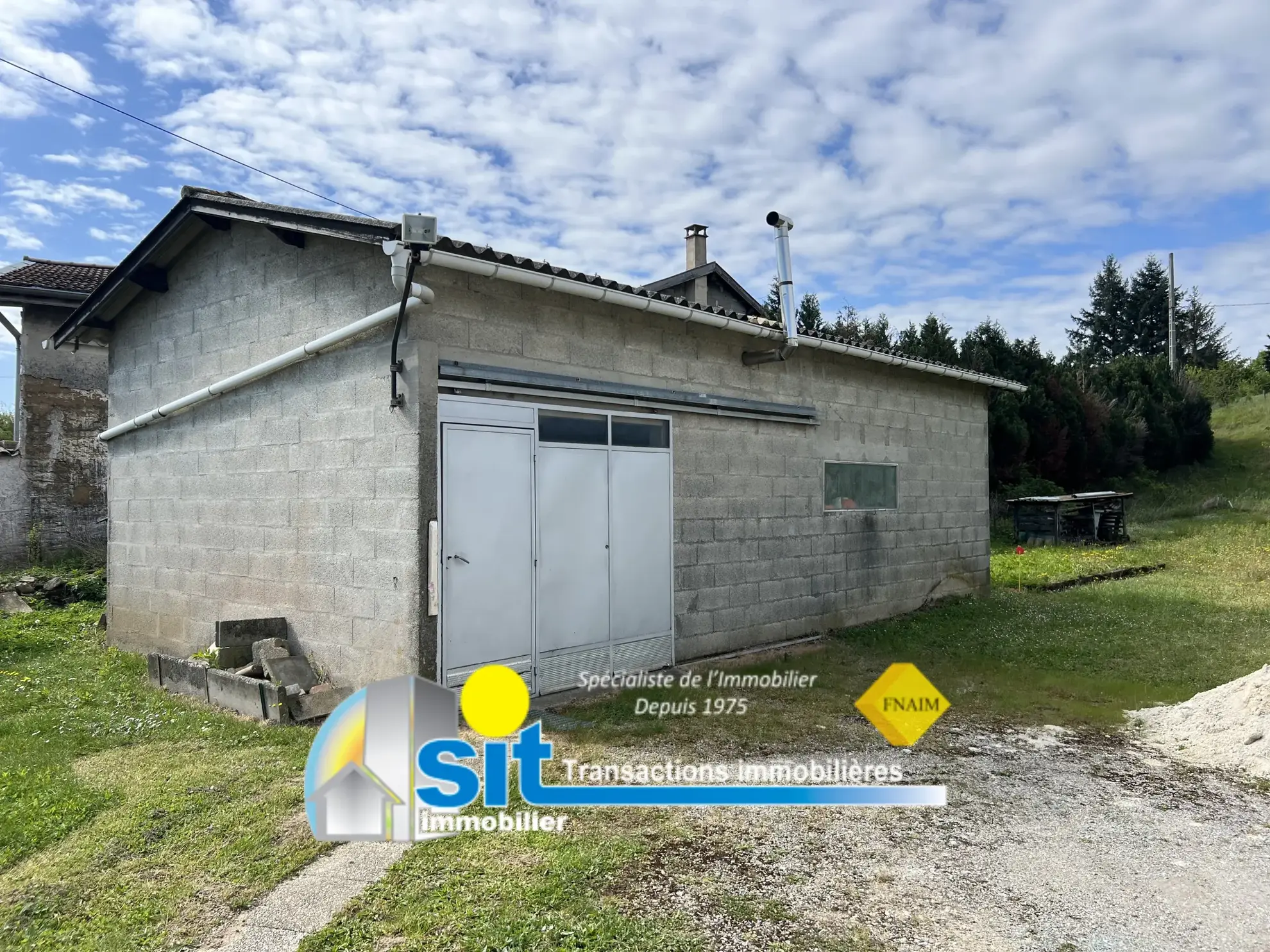 Terrain à bâtir avec dépôt de 70 m² à Seyssuel, vue dégagée, emplacement privilégié 