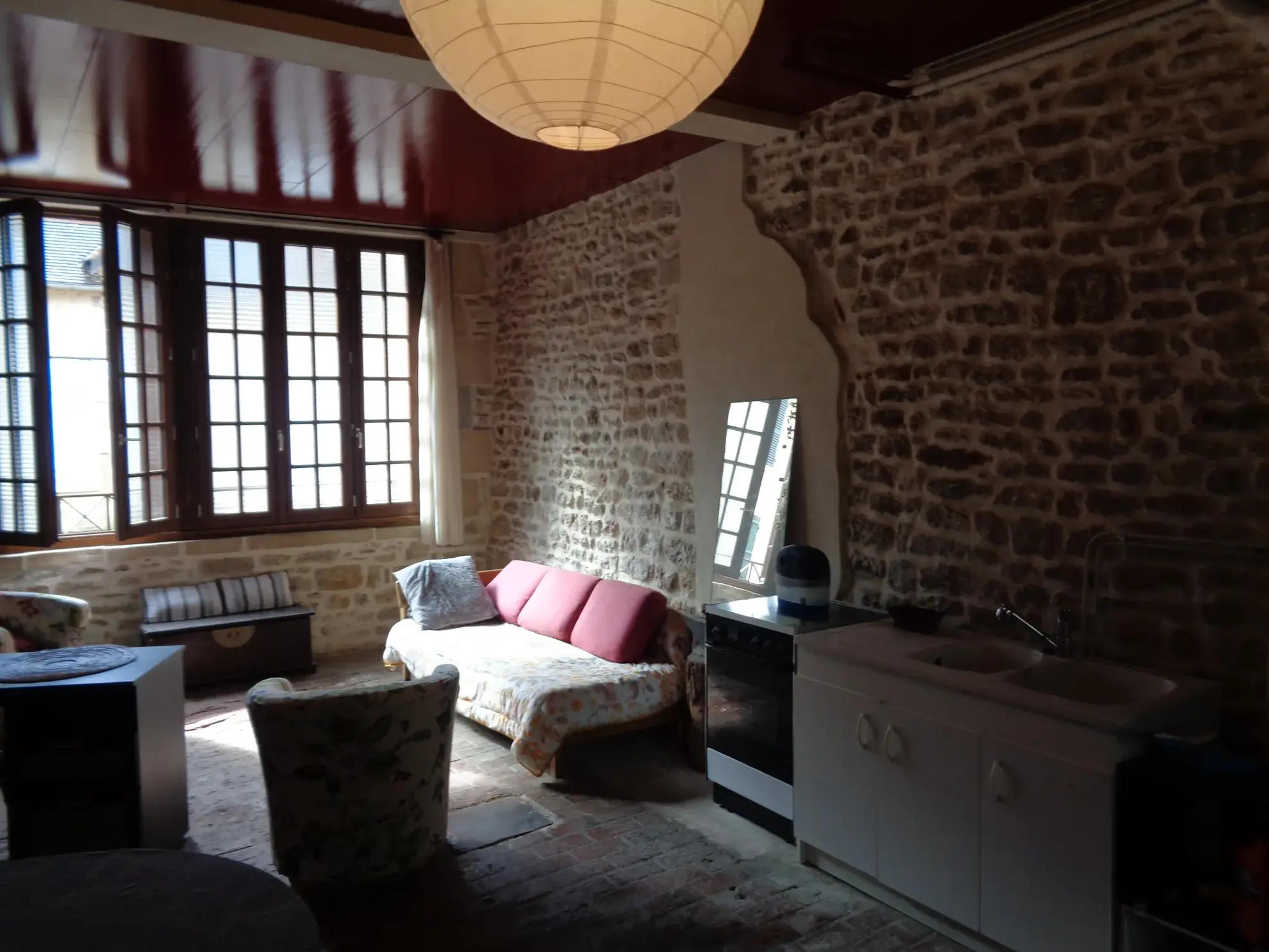 Grande maison de 190 m² avec cour et dépendances à Premery 