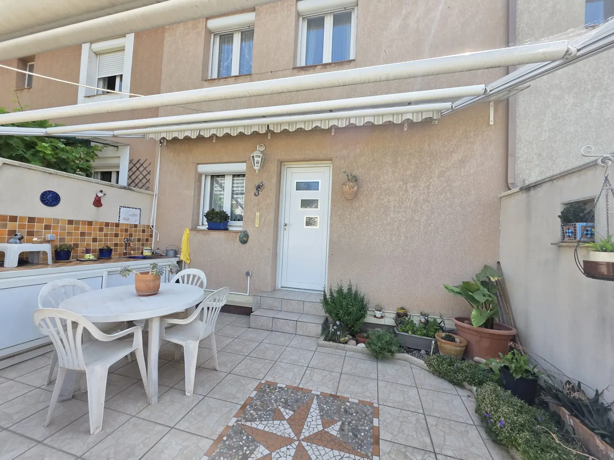 Pavillon avec vue sur mer à Port-de-Bouc de 72,77 m² 