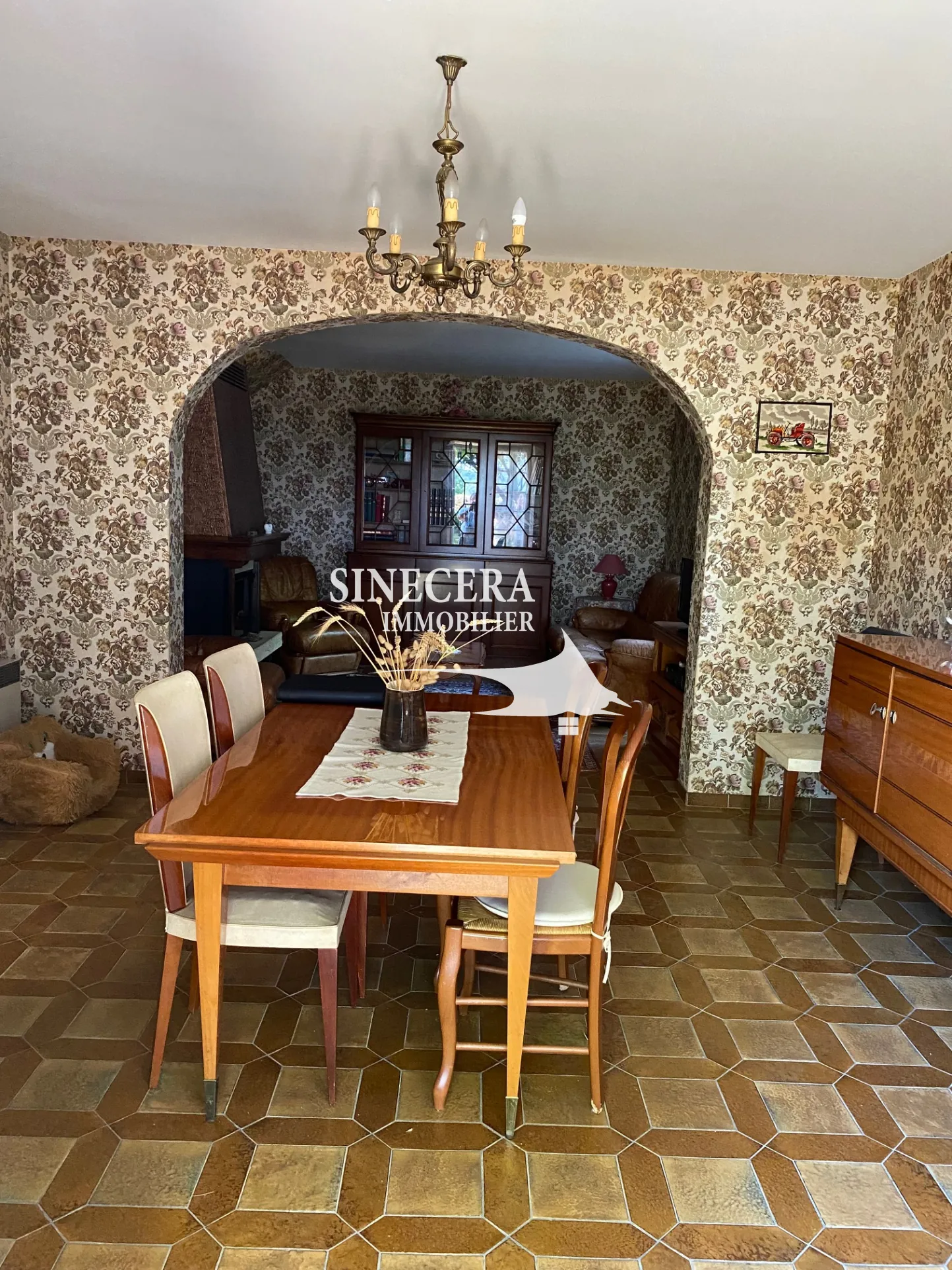 Maison en pierre avec grand terrain à Riberac, 3 chambres, garage et jardin ombragé 