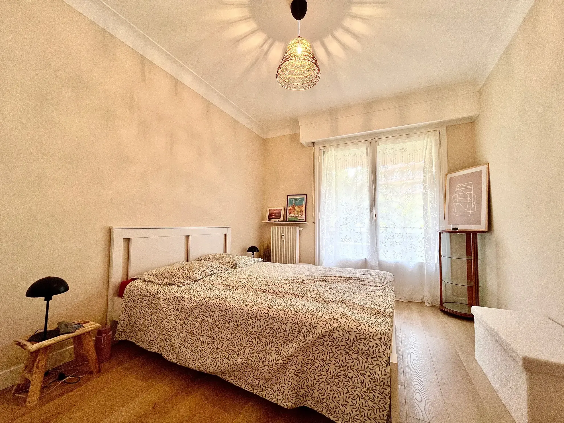 Vente d'un appartement 2 pièces rénové à Menton, quartier du Centenaire 