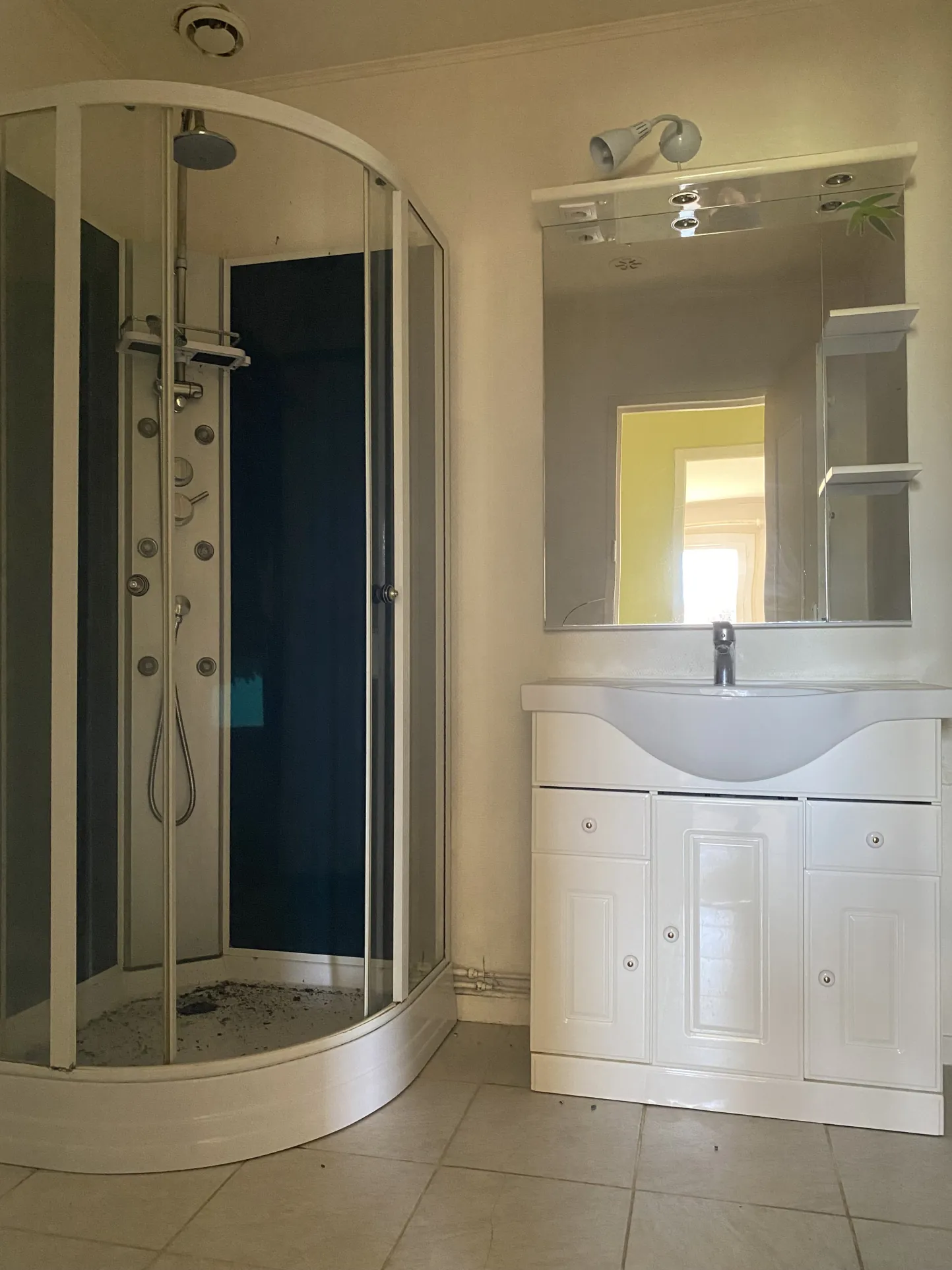 Maison de 104 m² à Bazas avec véranda, garage et terrain de 991 m² 