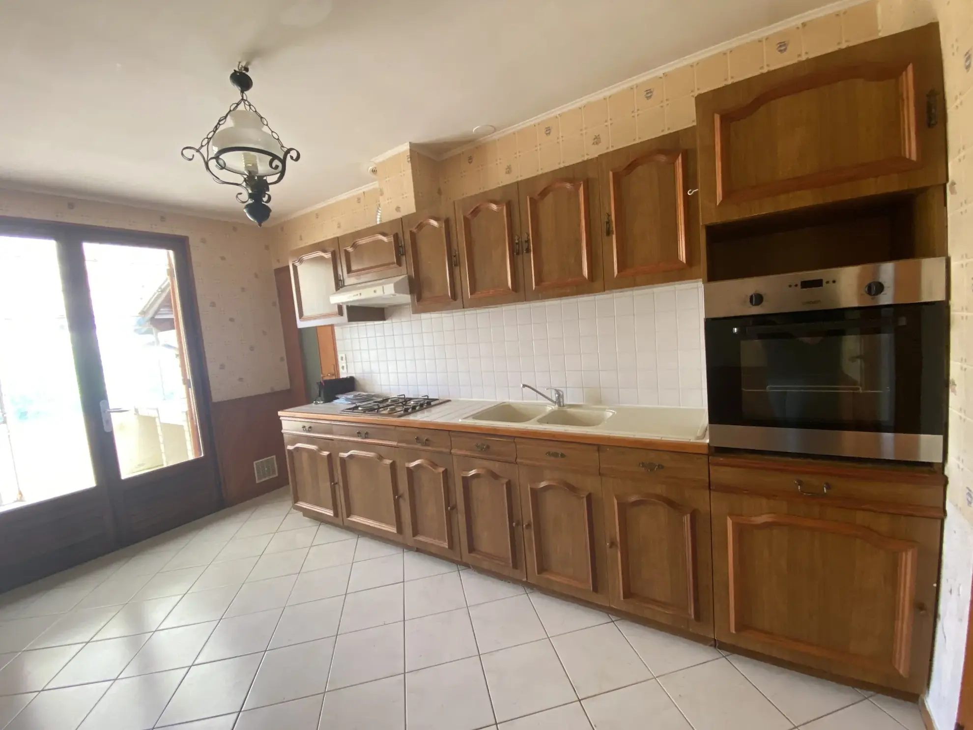 Maison de 104 m² à Bazas avec véranda, garage et terrain de 991 m² 