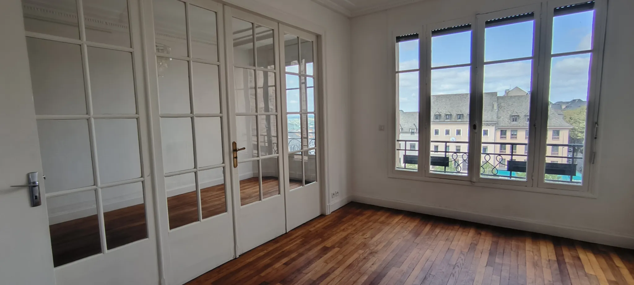 Appartement de luxe à Rodez Place d'Armes avec vue sur la cathédrale 
