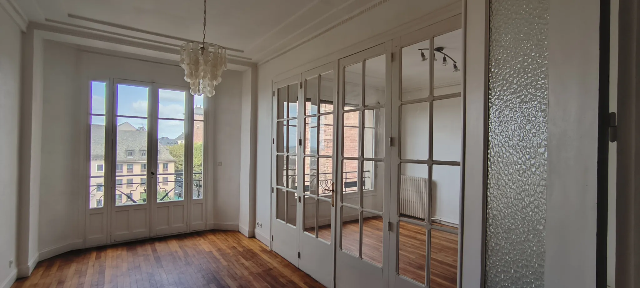 Appartement de luxe à Rodez Place d'Armes avec vue sur la cathédrale 