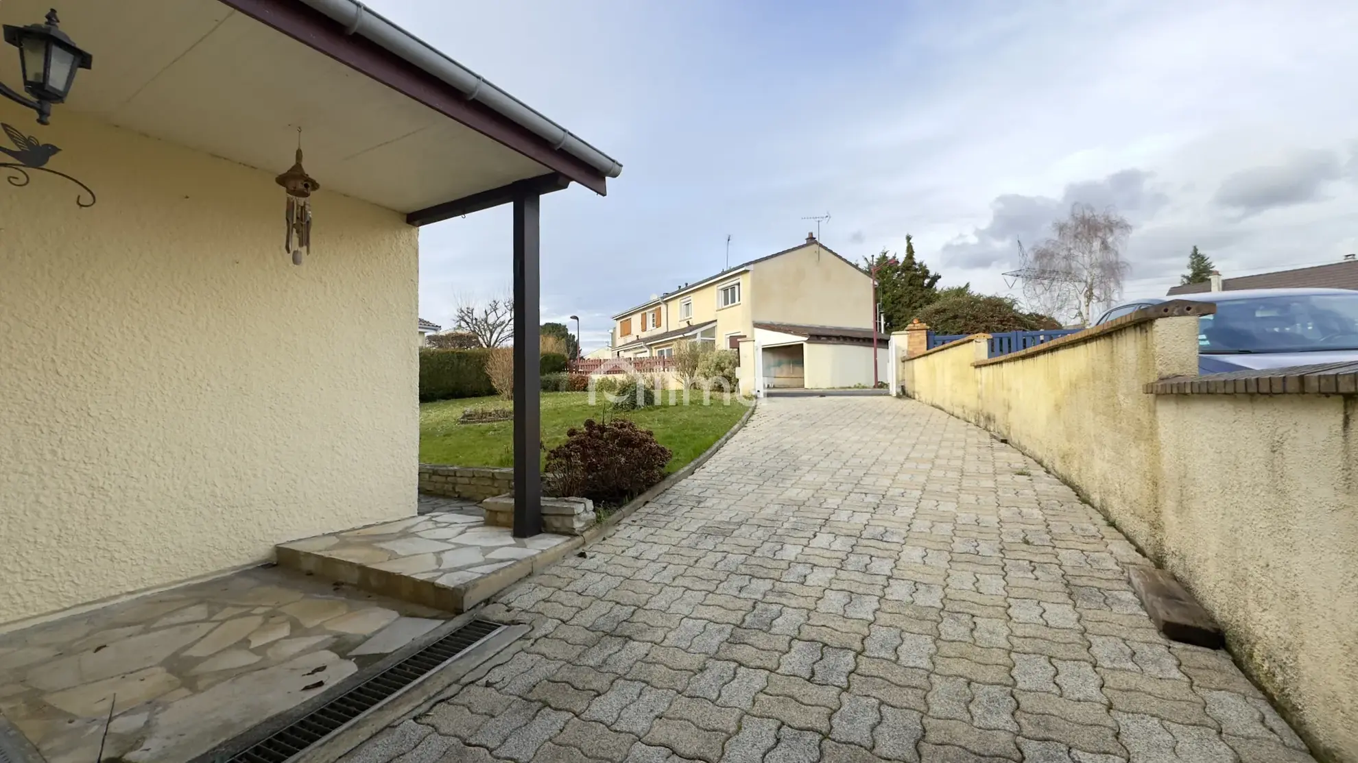 Maison de plain-pied à vendre à Trilport avec jardin et garage 