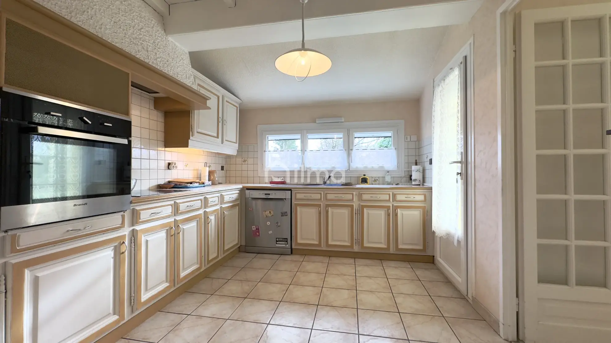 Maison de plain-pied à vendre à Trilport avec jardin et garage 