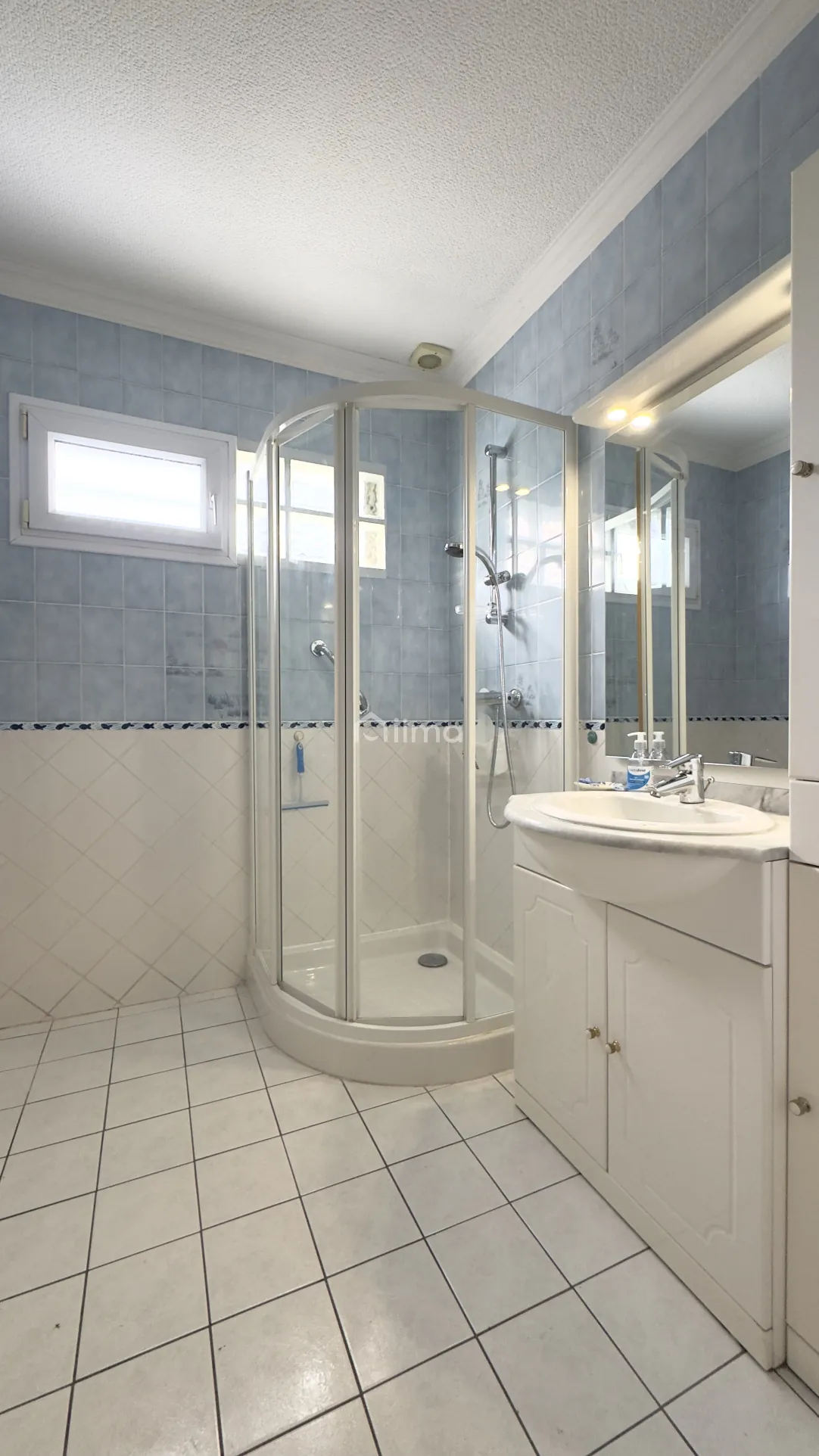 Maison de plain-pied à vendre à Trilport avec jardin et garage 