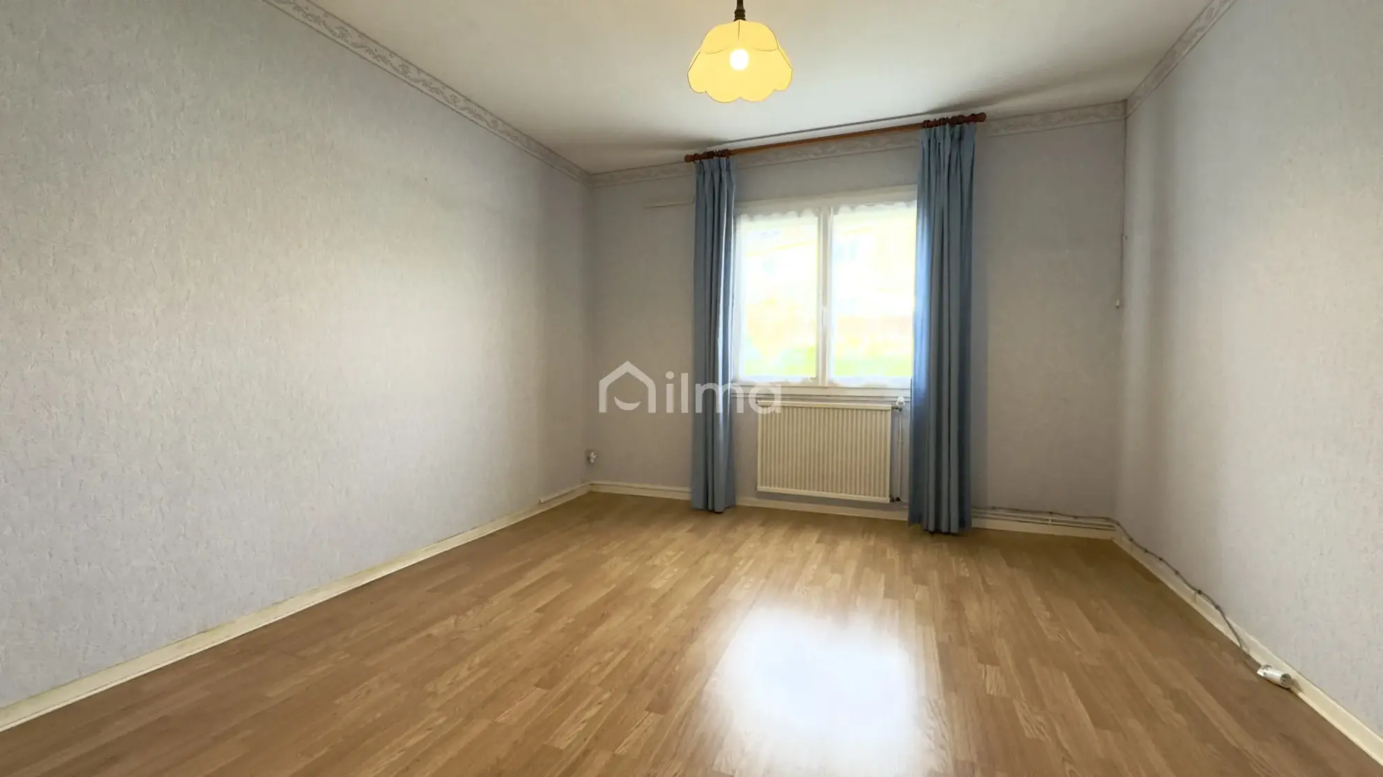 Maison de plain-pied à vendre à Trilport avec jardin et garage 