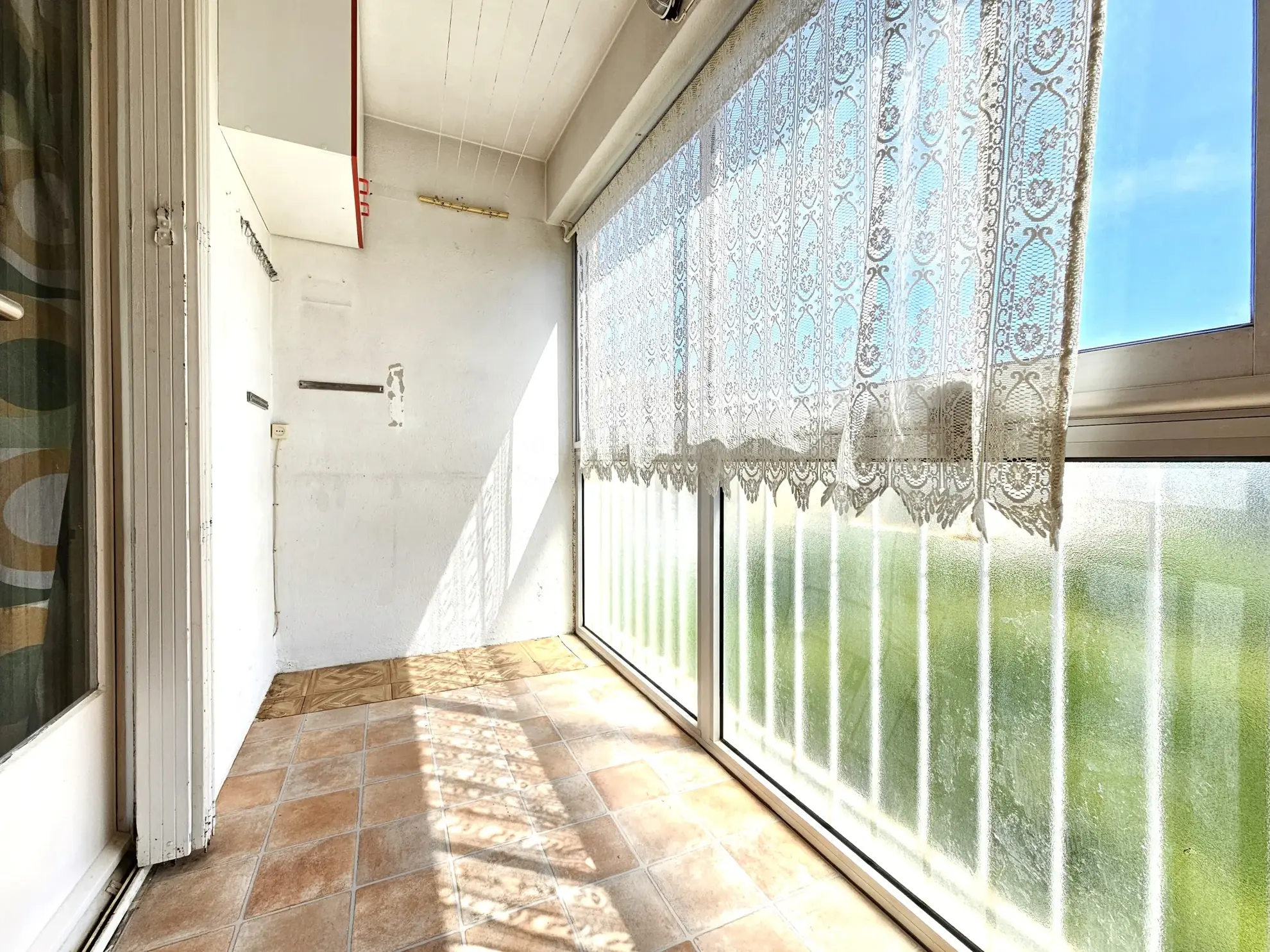 Appartement T3/T4 de 70 m² à Hyères avec cave et parking sécurisé 