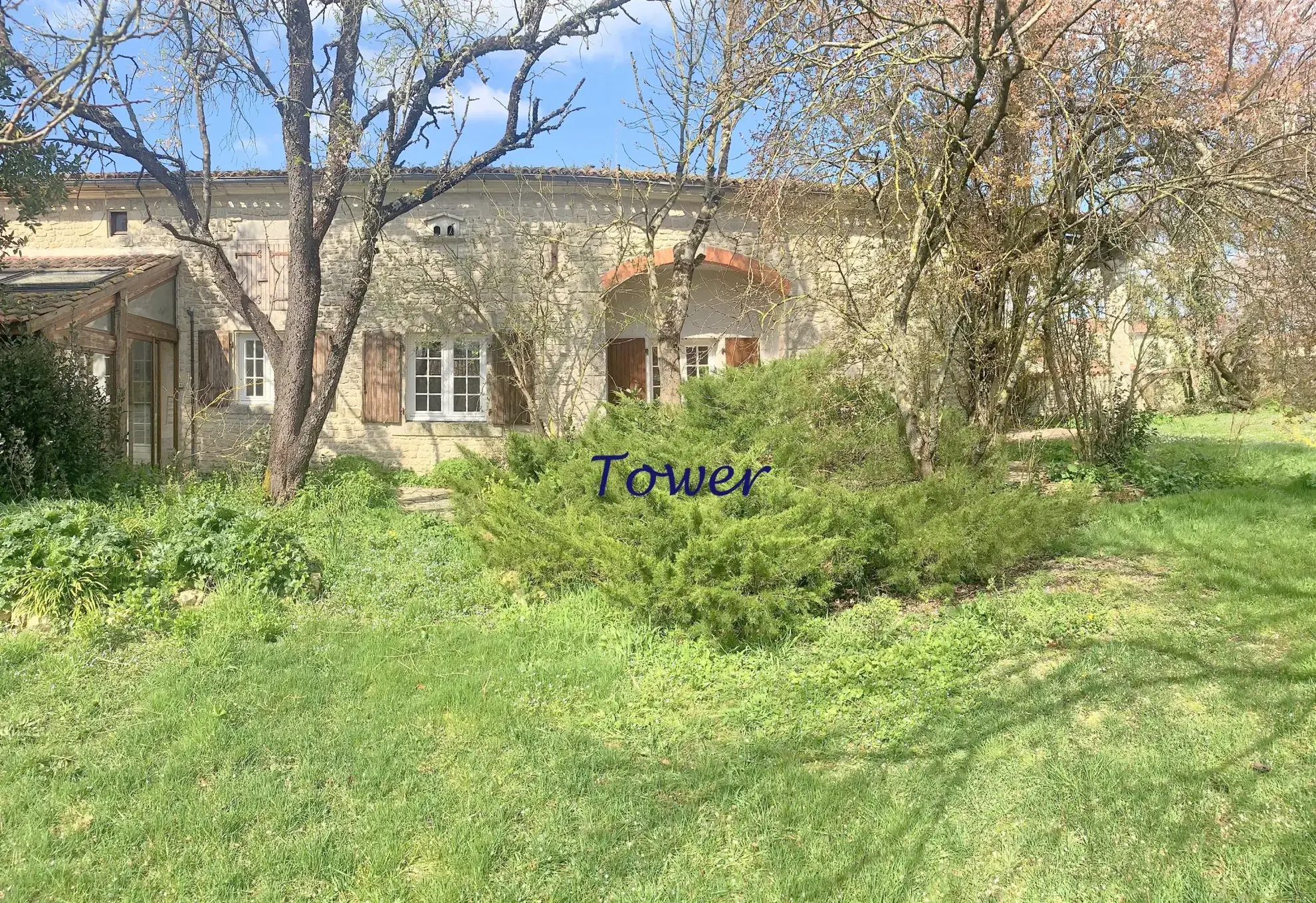 Maison de 160 m² à Verdille (16140) avec 4 chambres et terrain de 1700 m² 