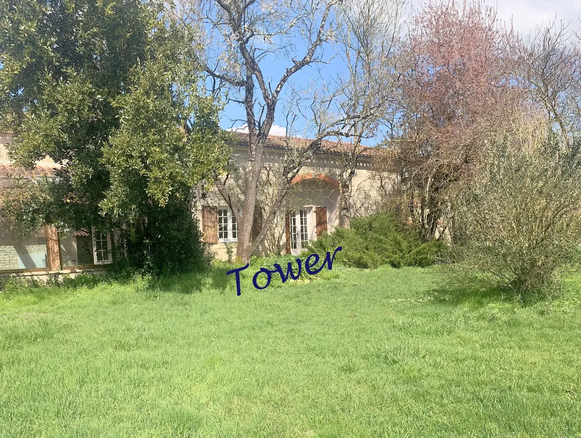 Maison de 160 m² à Verdille (16140) avec 4 chambres et terrain de 1700 m² 