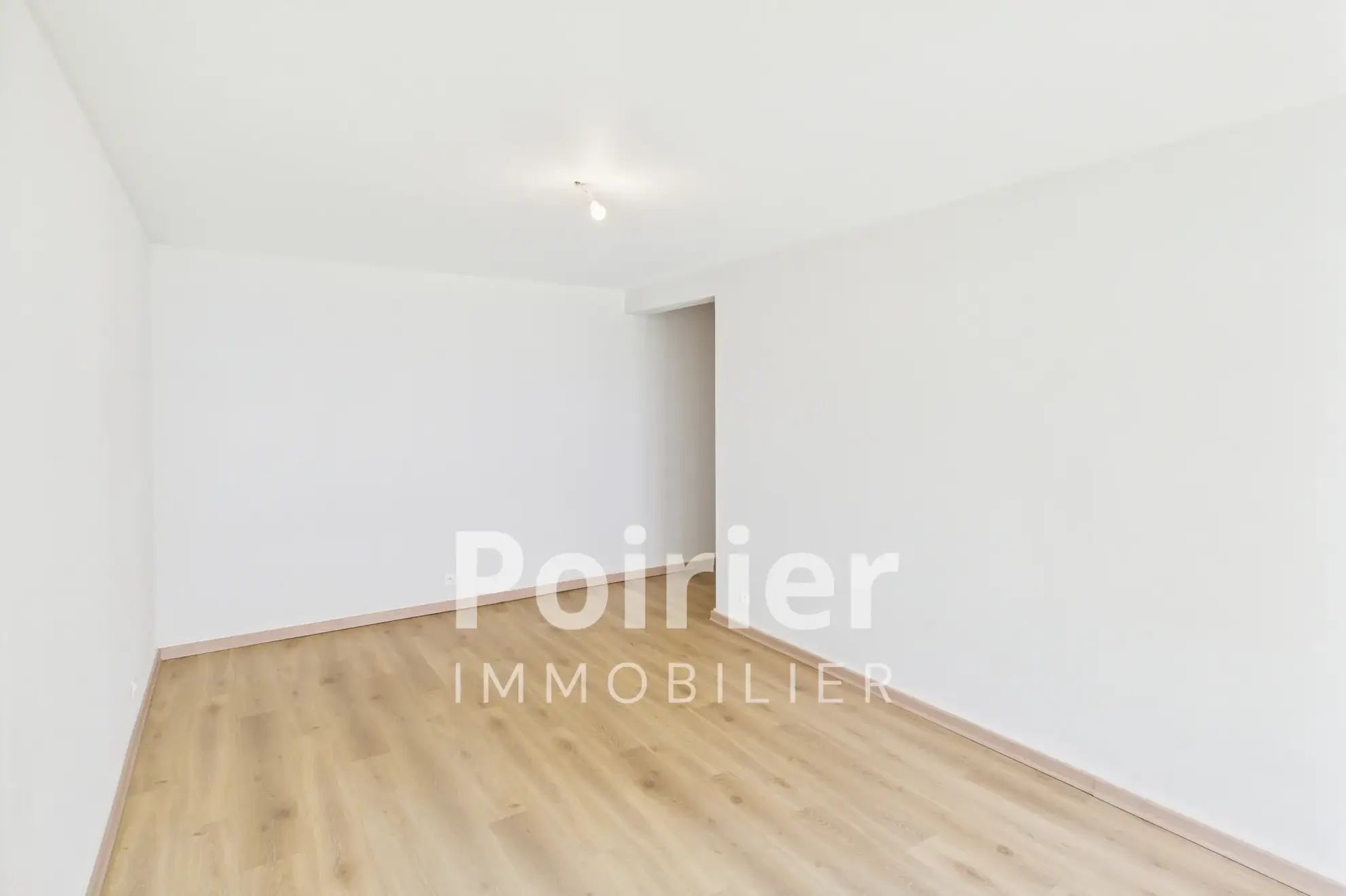 Appartement T2 de 60m² avec Balcon à Évian-les-Bains, Vue Lac 