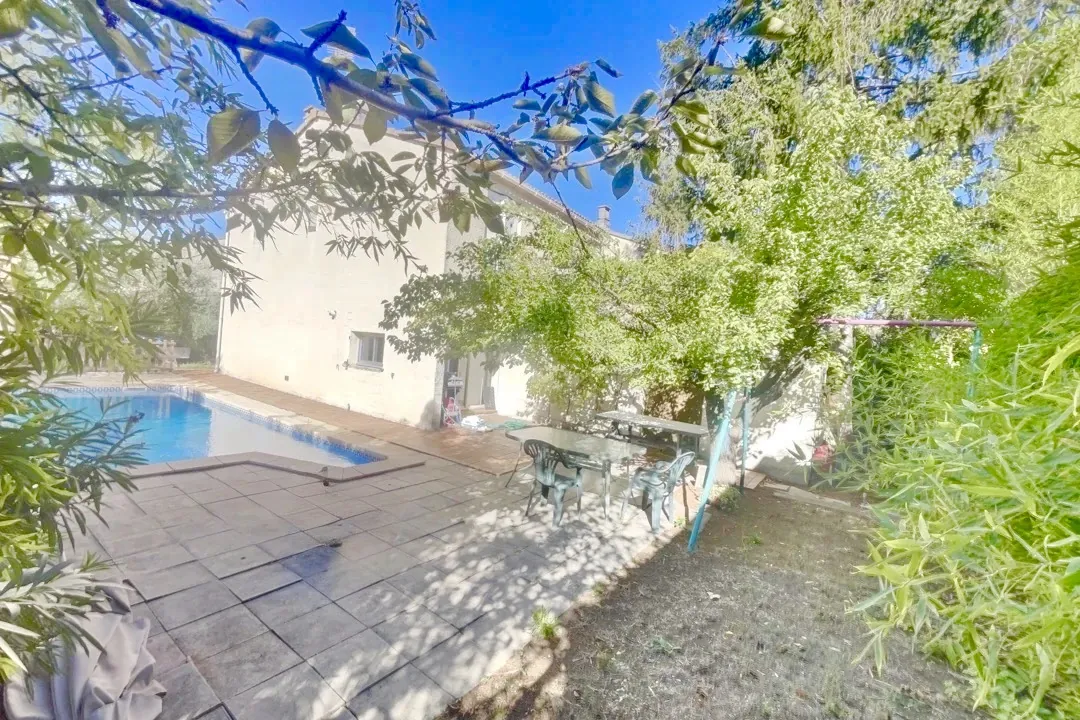 Villa 5 pièces à Lunel avec piscine et jardin de 434 m² 