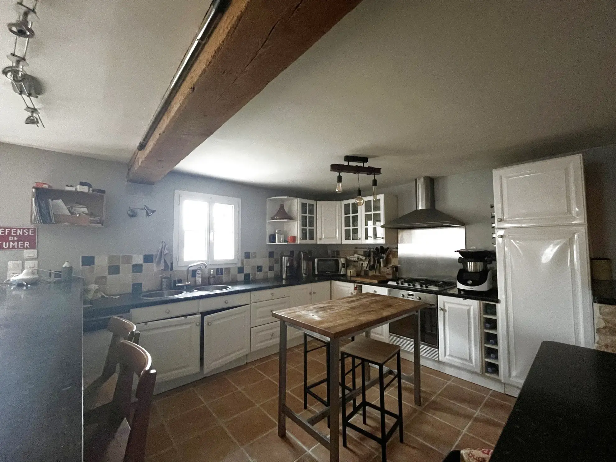 Maison en pierre avec piscine à Mauzé-sur-le-Mignon – 3 chambres et terrain arboré 