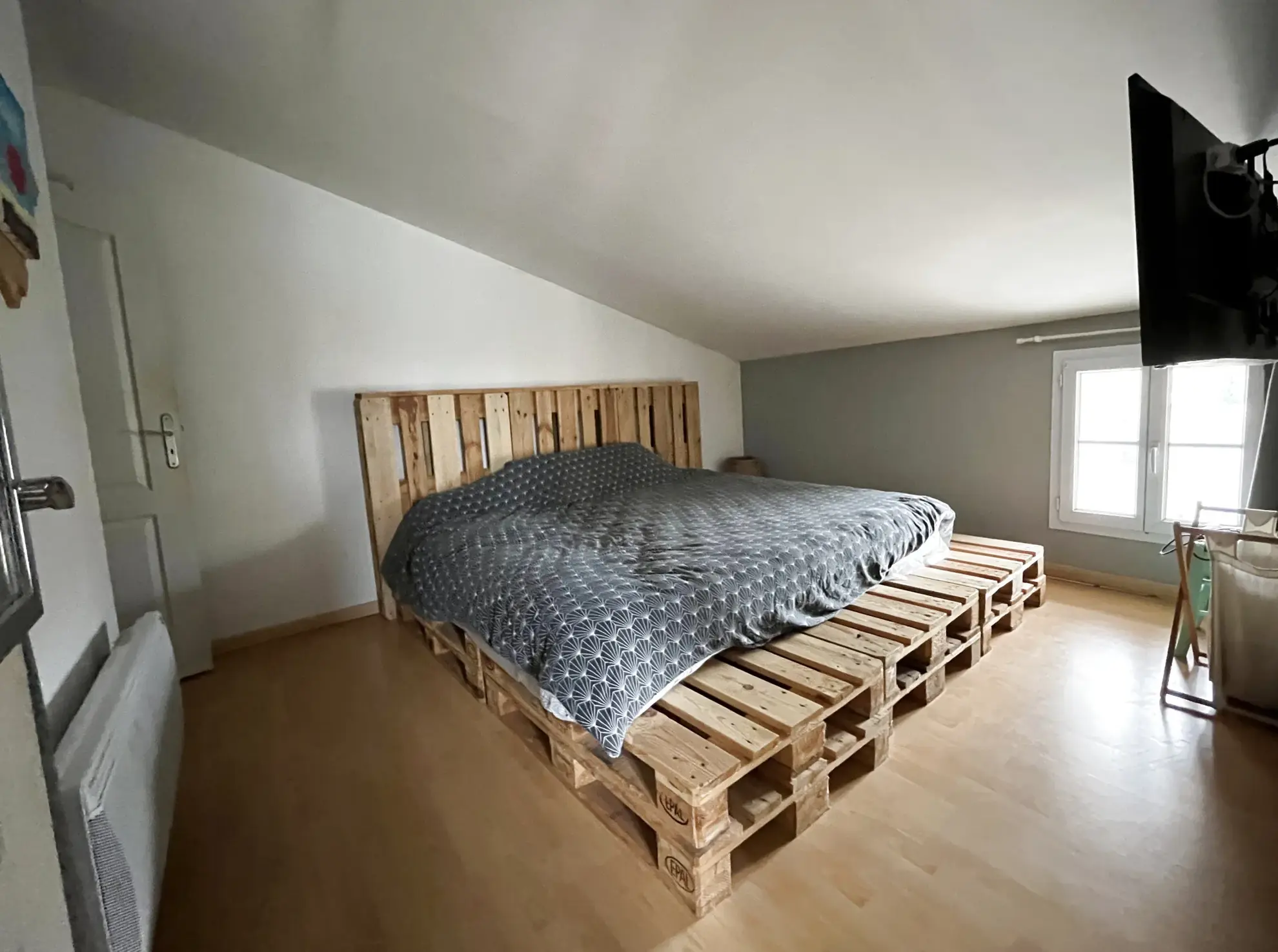 Maison en pierre avec piscine à Mauzé-sur-le-Mignon – 3 chambres et terrain arboré 