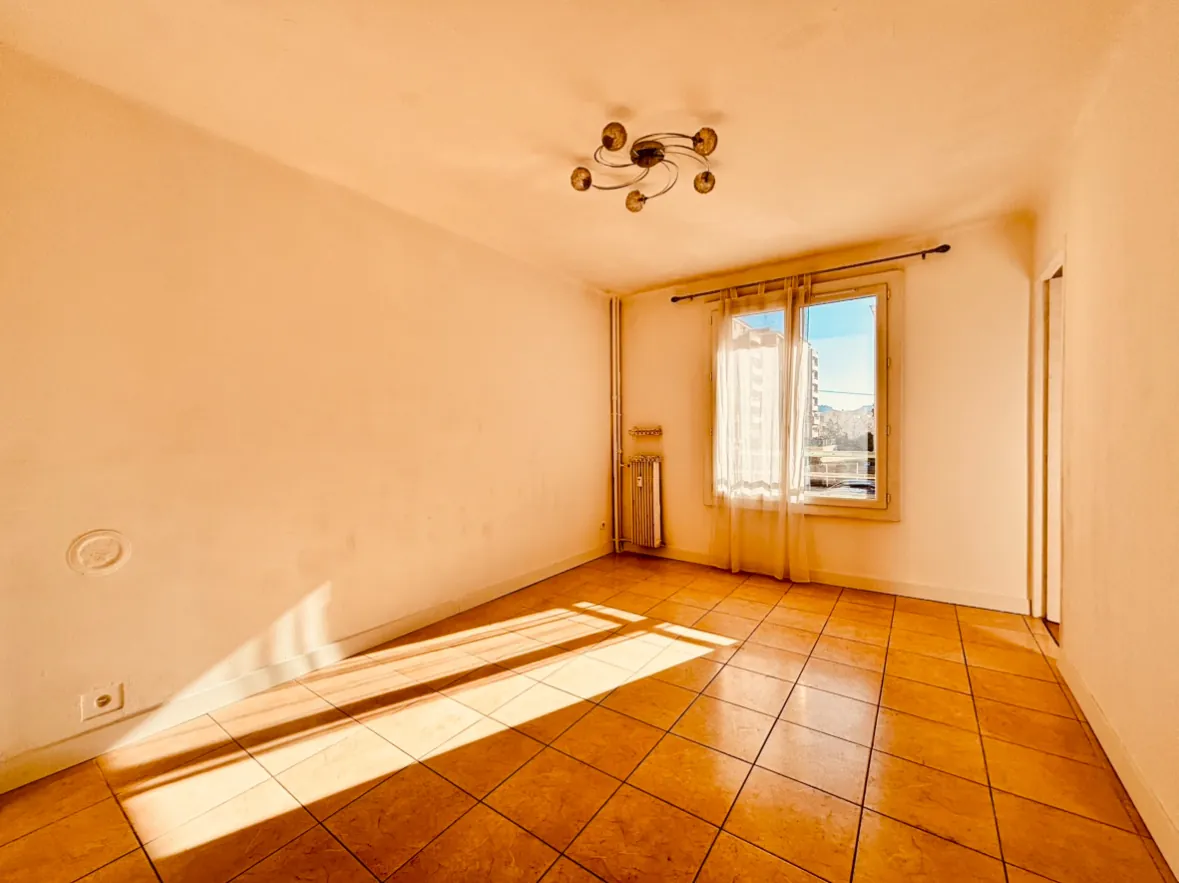 Appartement 3 pièces à Marseille 13010, secteur Capelette, proche parc et rives, idéal investisseur ou primo-accédant 