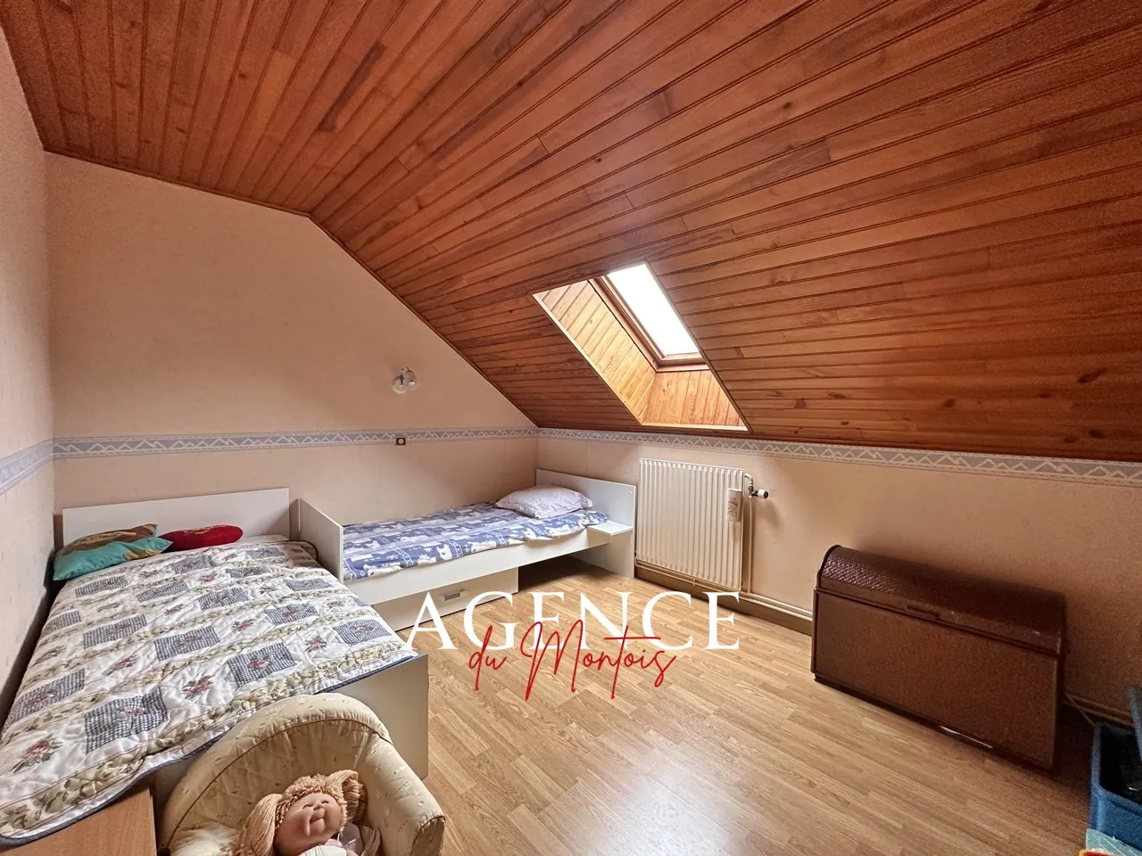 Ferme en pierre à Longueville avec jardin, garage et 6 chambres 