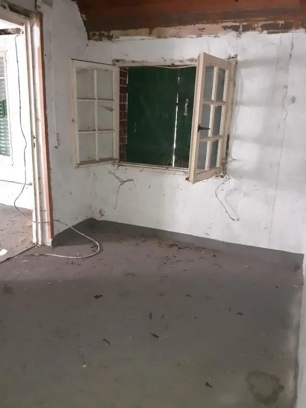 Longère à restaurer avec jardin à Charrin 58300 - Potentiel de rénovation 