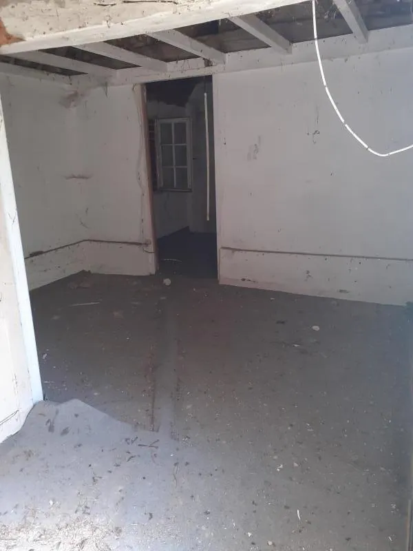 Longère à restaurer avec jardin à Charrin 58300 - Potentiel de rénovation 