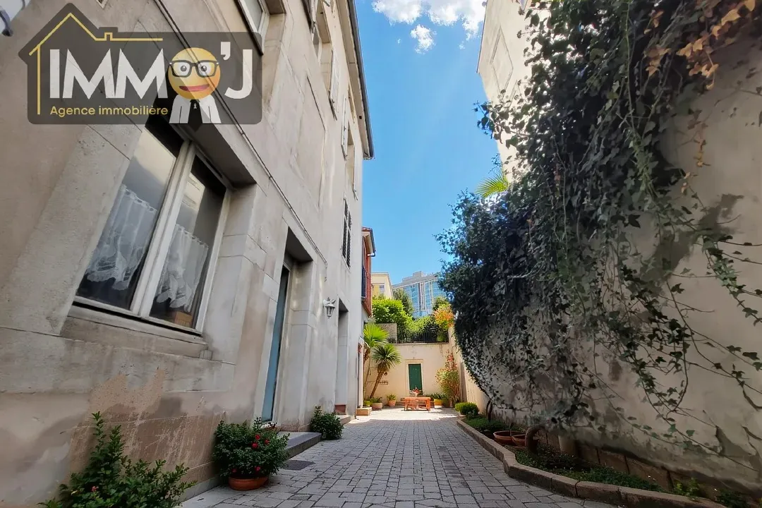 Appartement 4 chambres avec cour et cave à Nancy - Idéal famille ou investissement