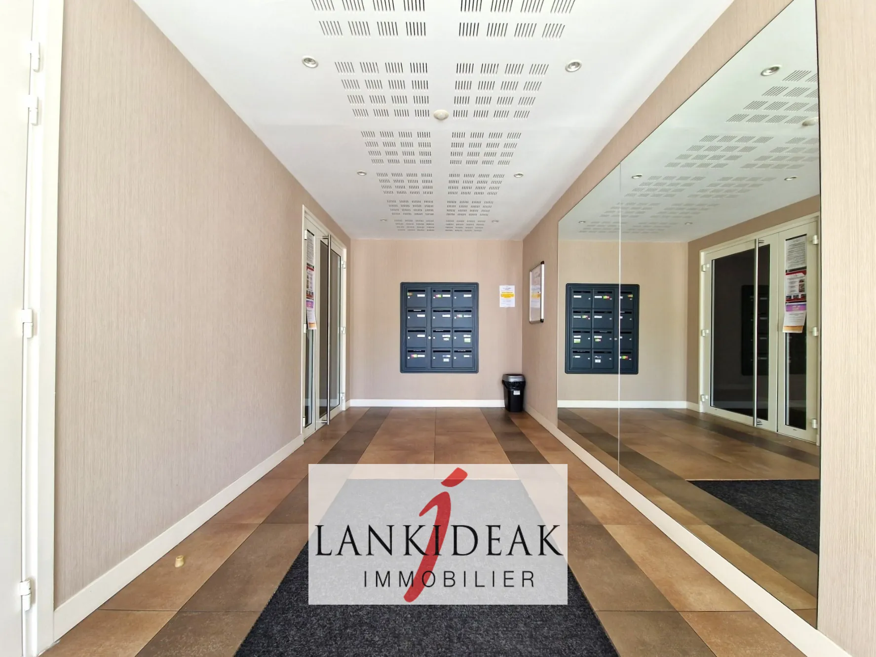 Appartement T3 de 66 m² à Ustaritz avec terrasse et parking 