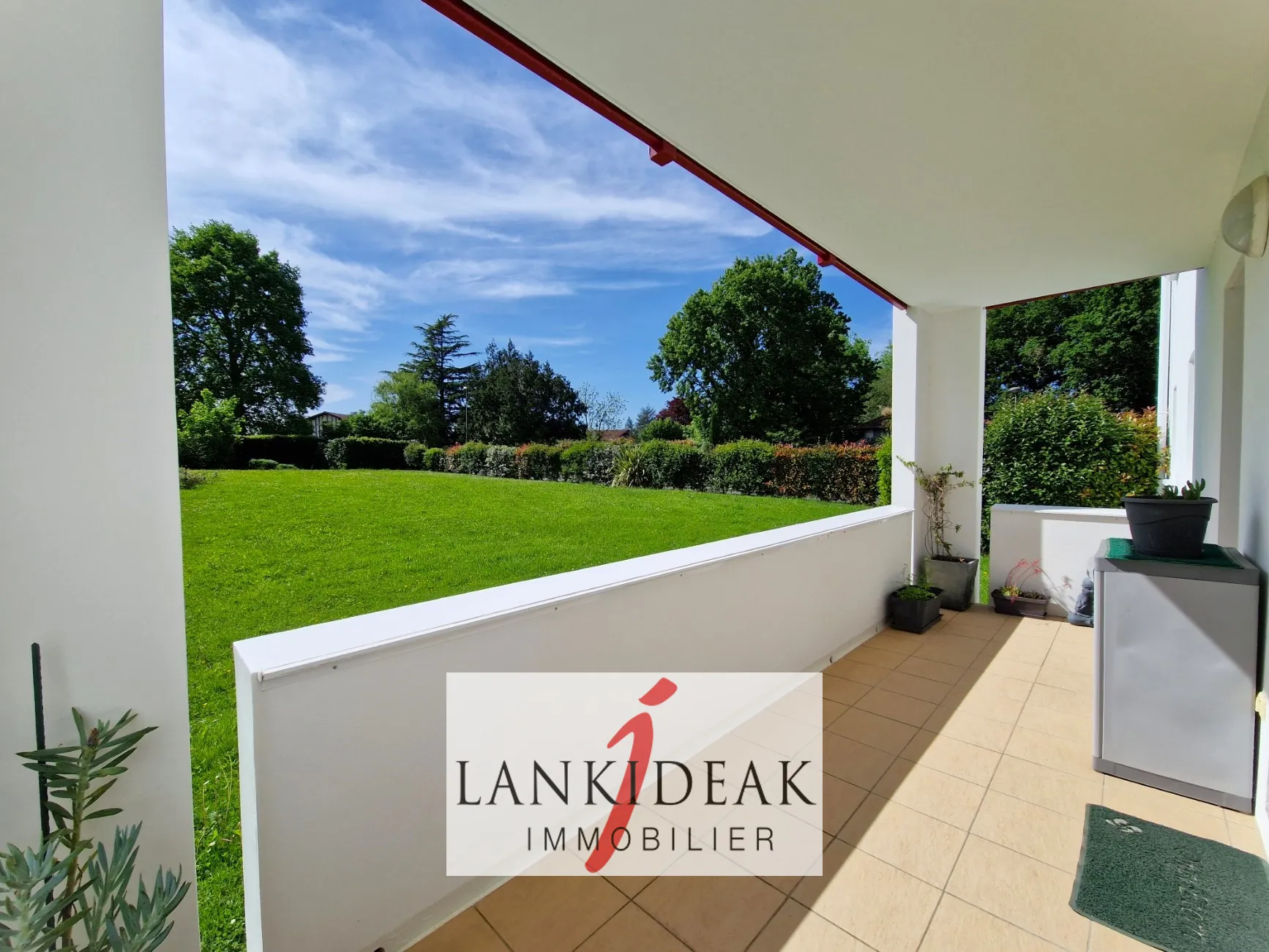 Appartement T3 de 66 m² à Ustaritz avec terrasse et parking 