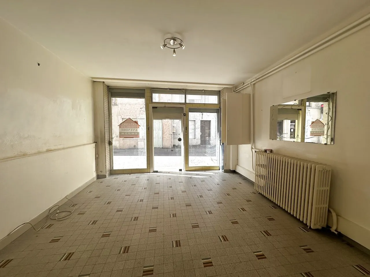 Maison de ville à vendre à Marcigny - 140 m² avec ancien magasin et 3 chambres 