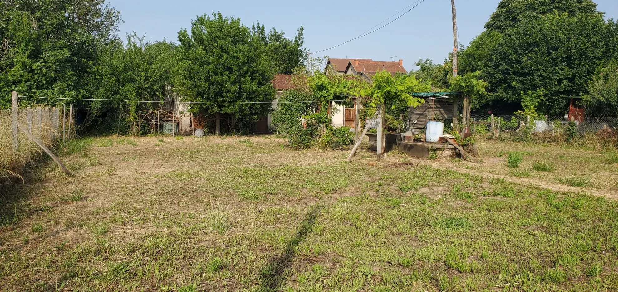 Maison mitoyenne à Gaillac avec terrain et dépendance - Centre-ville 