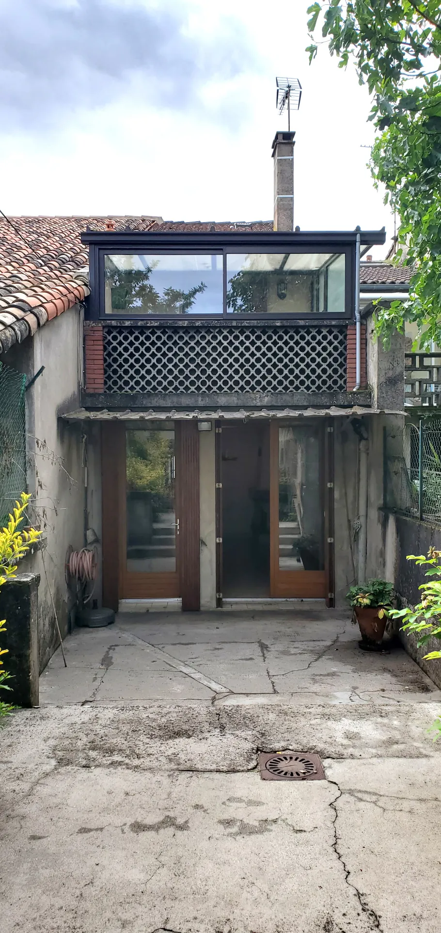 Maison mitoyenne à Gaillac avec terrain et dépendance - Centre-ville 