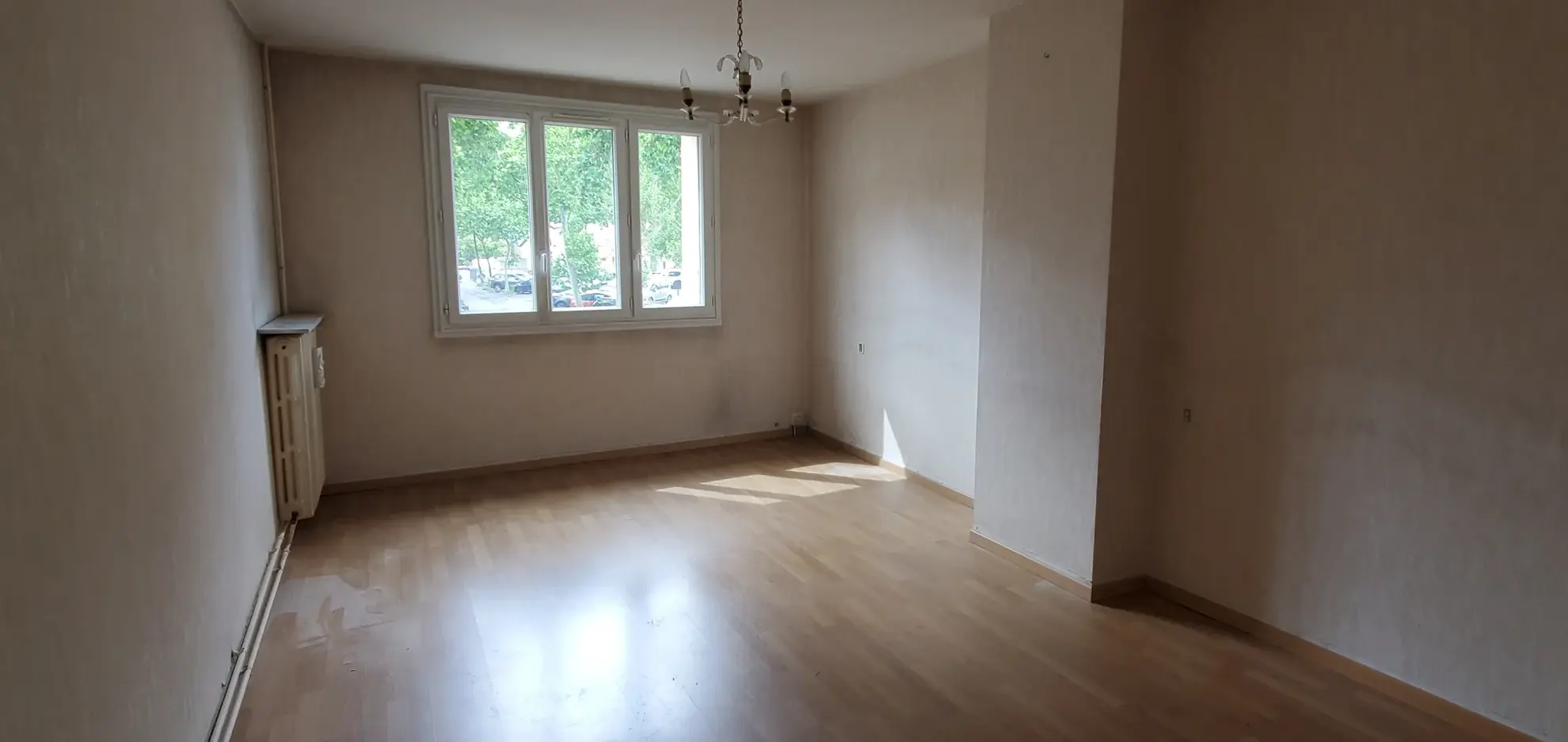 Maison mitoyenne à Gaillac avec terrain et dépendance - Centre-ville 