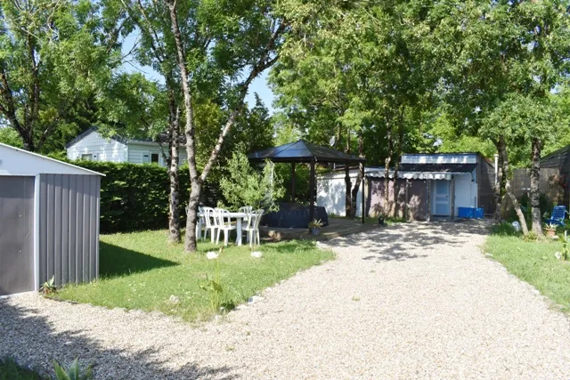 Terrain de loisir de 302m² avec chalet aménagé en proximité de St Georges et Foulerot