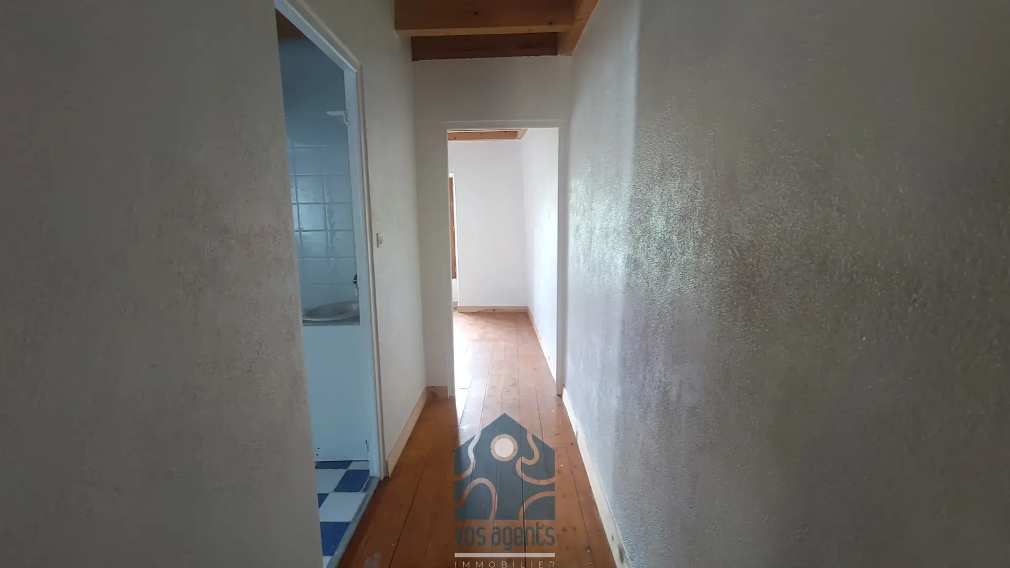 Maison de bourg en pierre de 115 m² à Auzon à rénovier proche Brioude 