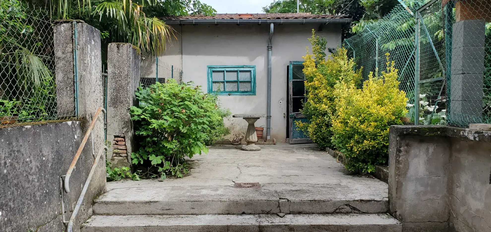 Maison mitoyenne à Gaillac avec terrain et dépendance - Centre-ville 