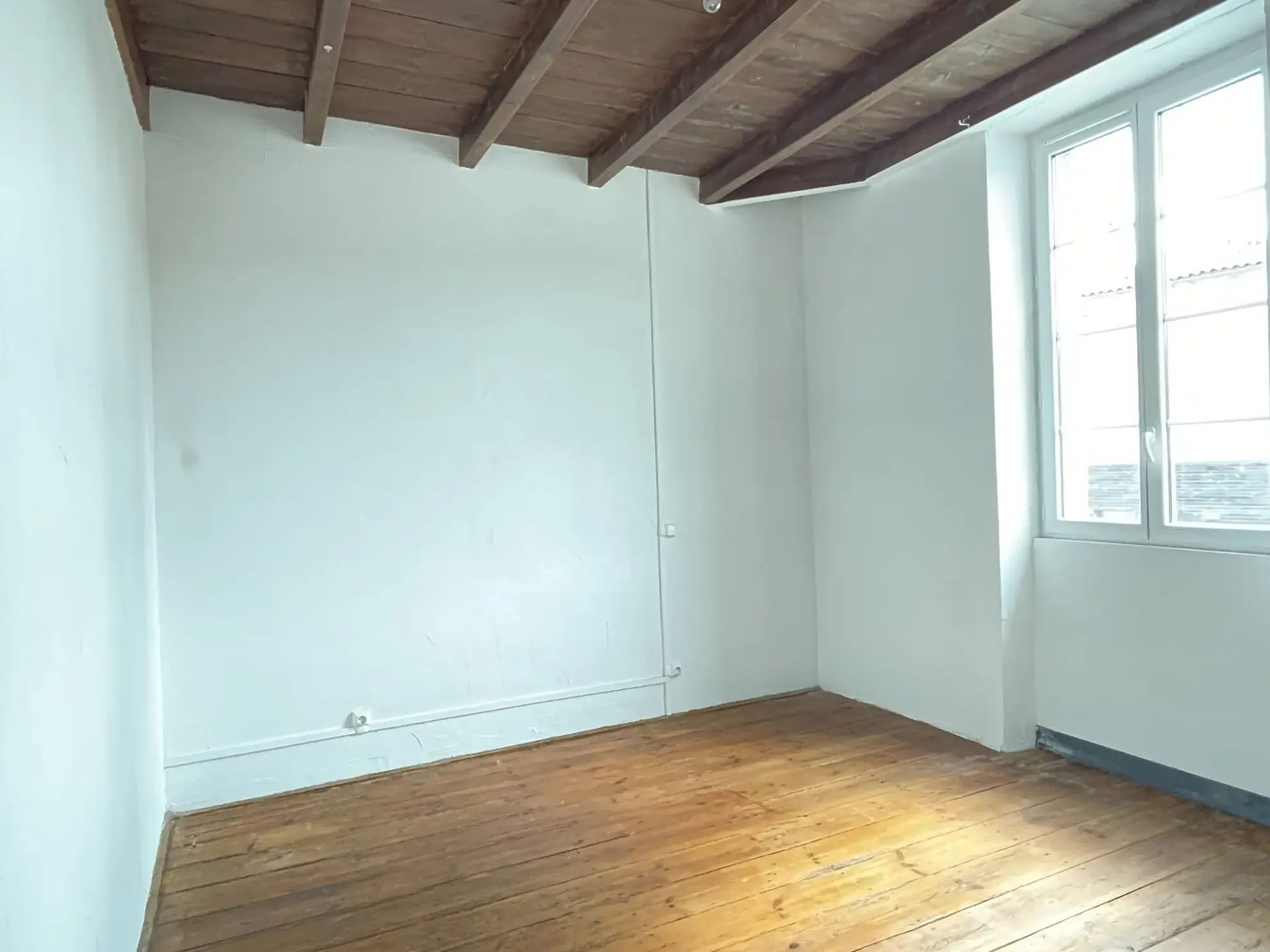 Charmante maison de village en pierre de taille à Saint-Laurent-de-Cognac 