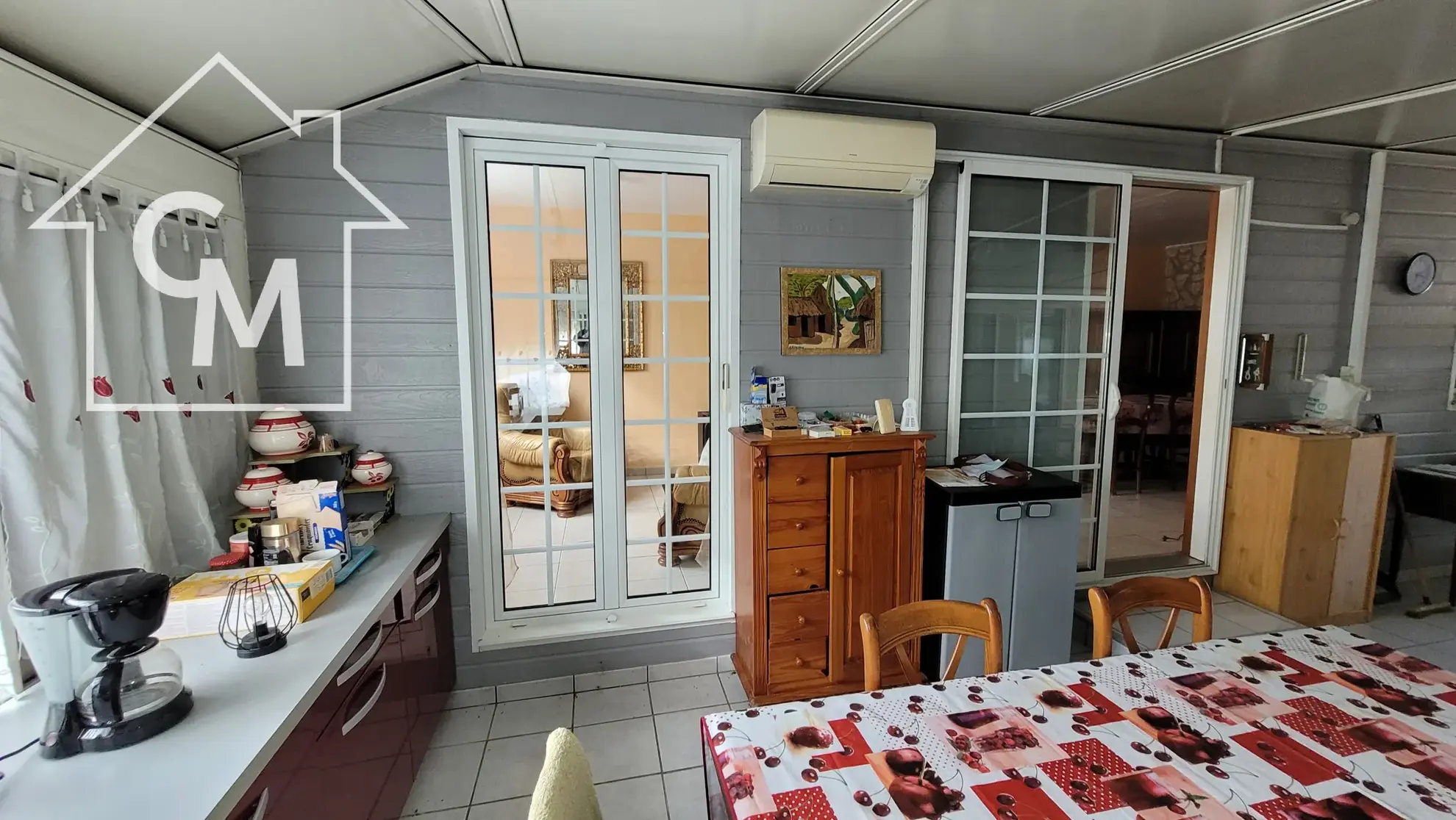 Maison de plain-pied avec dépendances et grand terrain à Le Péchereau 