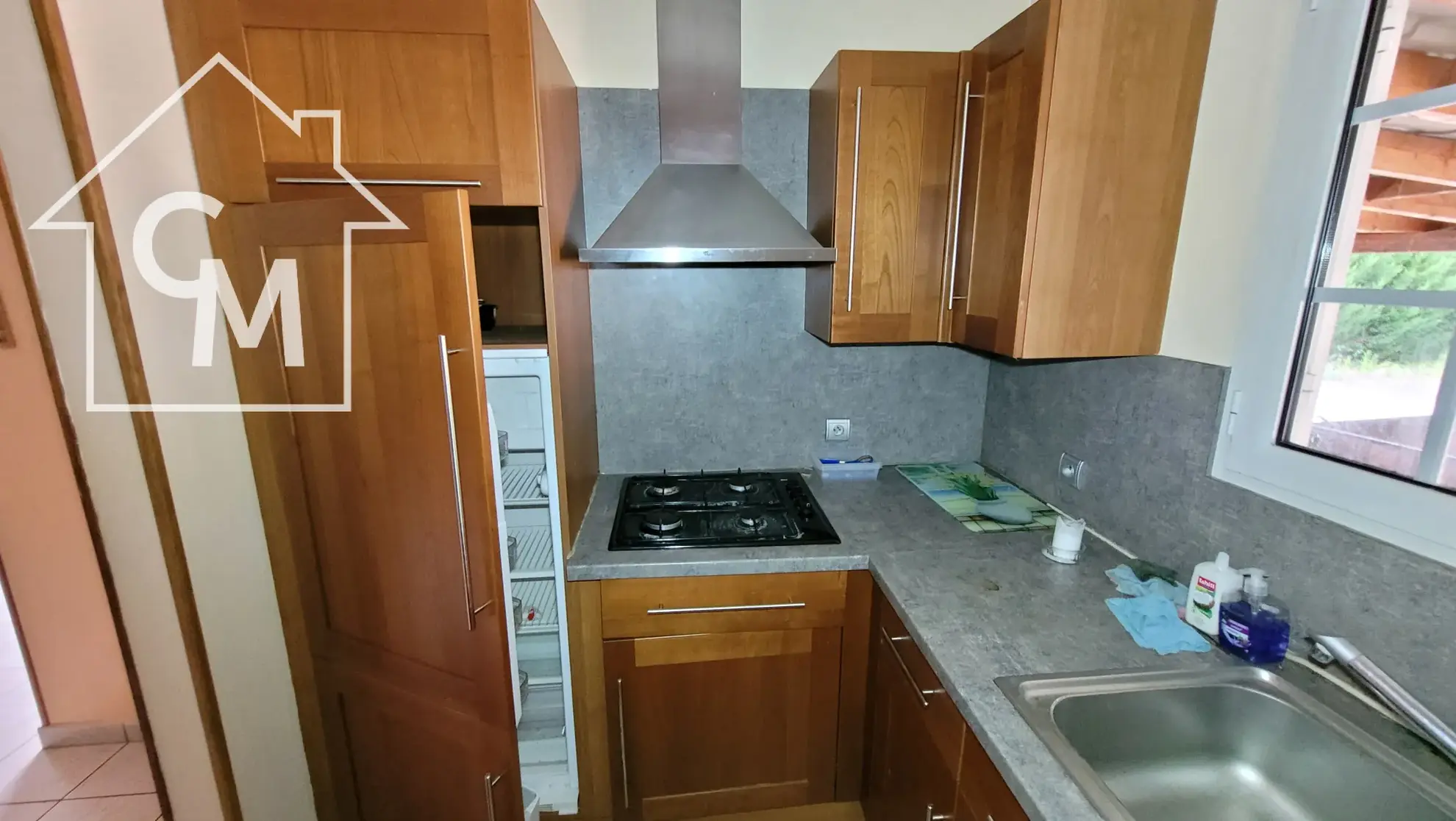 Maison de plain-pied avec dépendances et grand terrain à Le Péchereau 