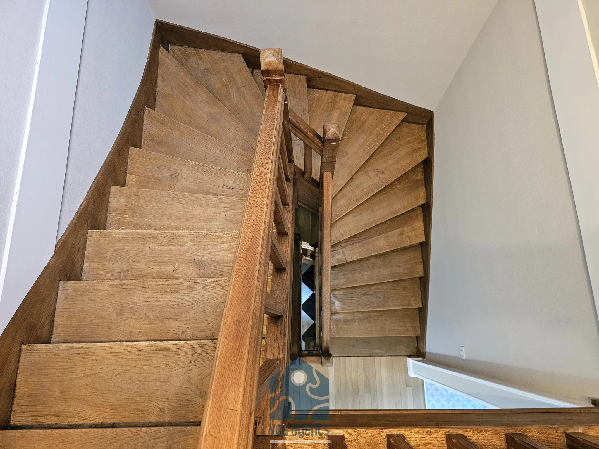 Magnifique maison rénovée de 200m² à Gannat avec cour et garage 