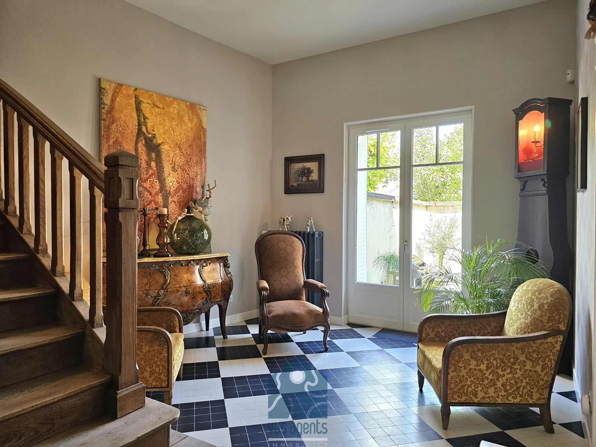 Magnifique maison rénovée de 200m² à Gannat avec cour et garage 