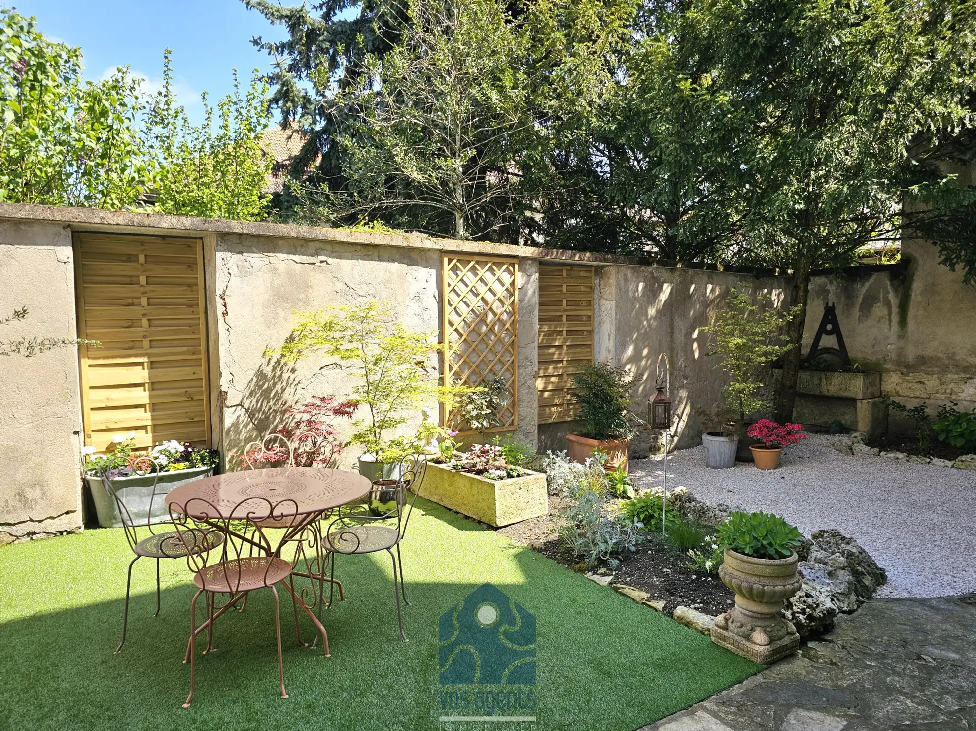 Magnifique maison rénovée de 200m² à Gannat avec cour et garage 