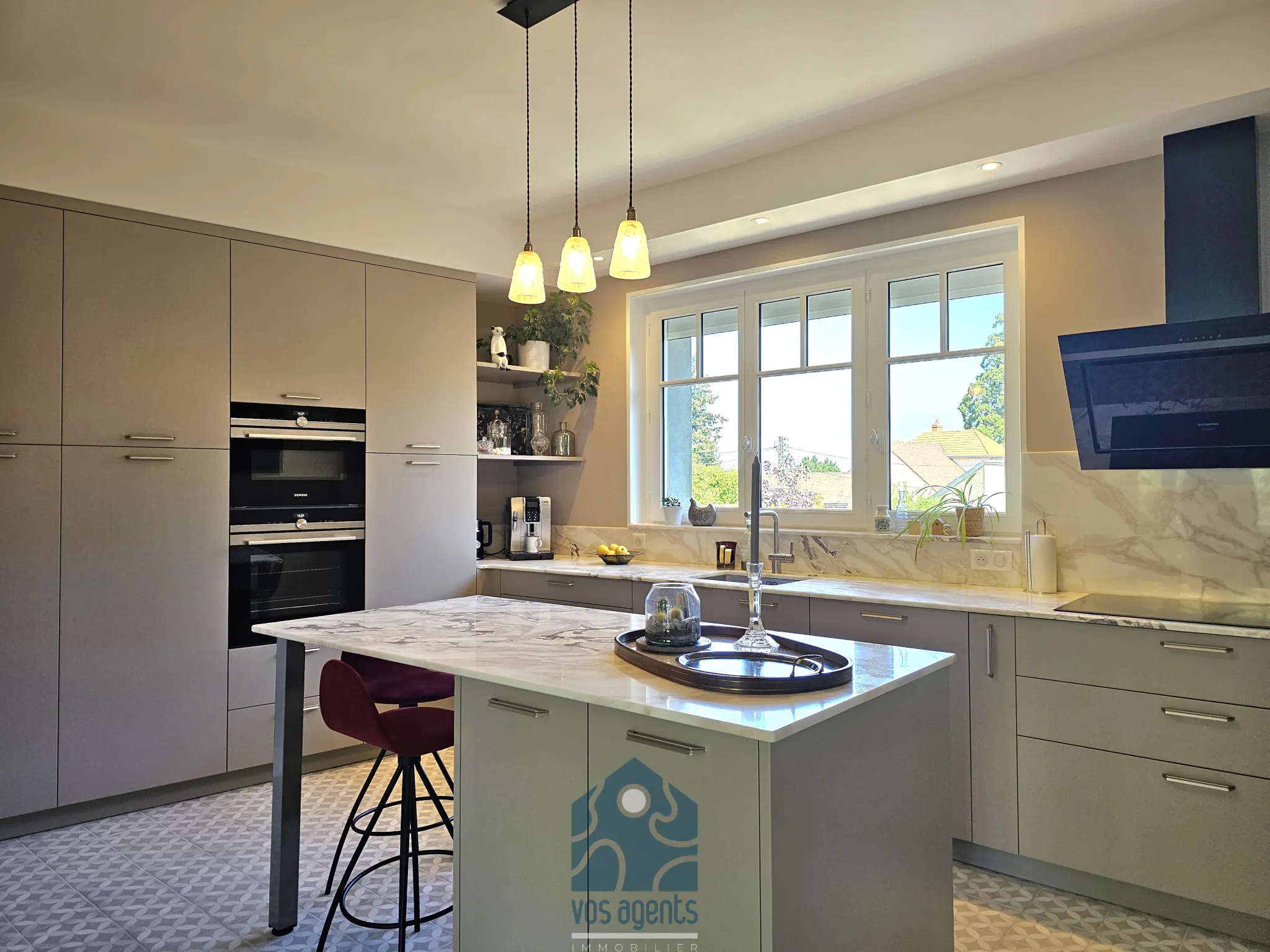 Magnifique maison rénovée de 200m² à Gannat avec cour et garage 